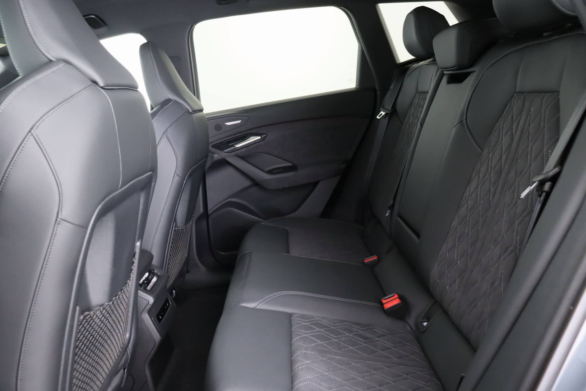 AUDI Q6 e-tron quattro-image-11