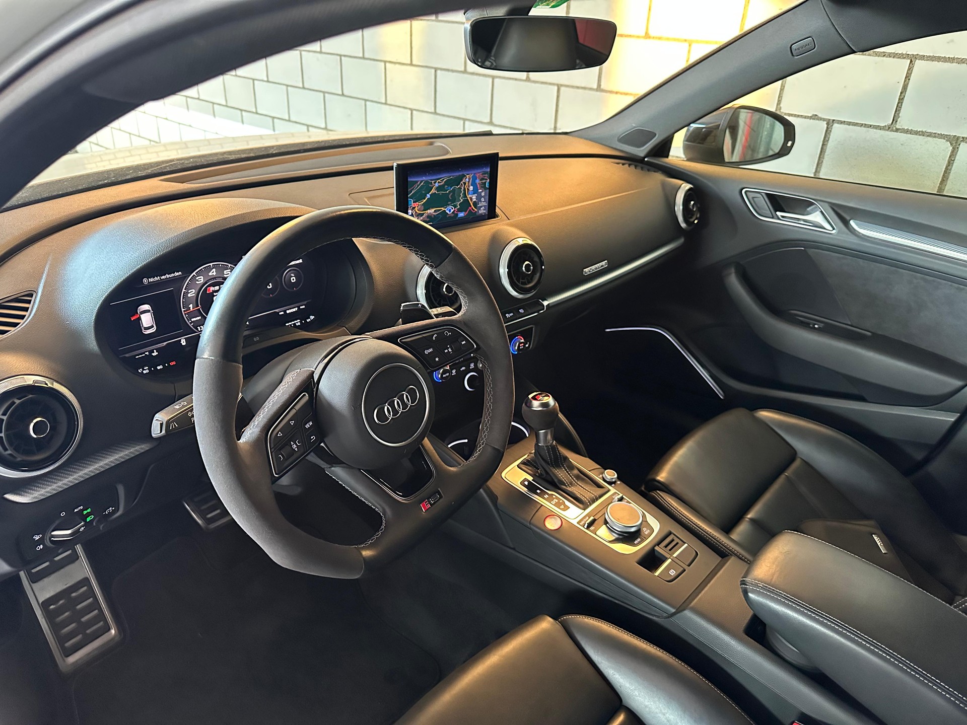 AUDI RS3 Sportback 2.5 TSI quattro S-tronic-image-3