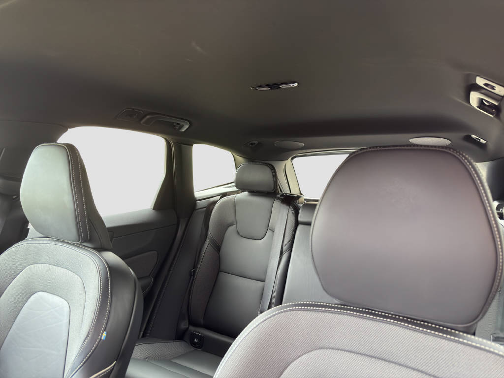 VOLVO XC60 2.0 B5 MH Plus Dark AWD-image-7