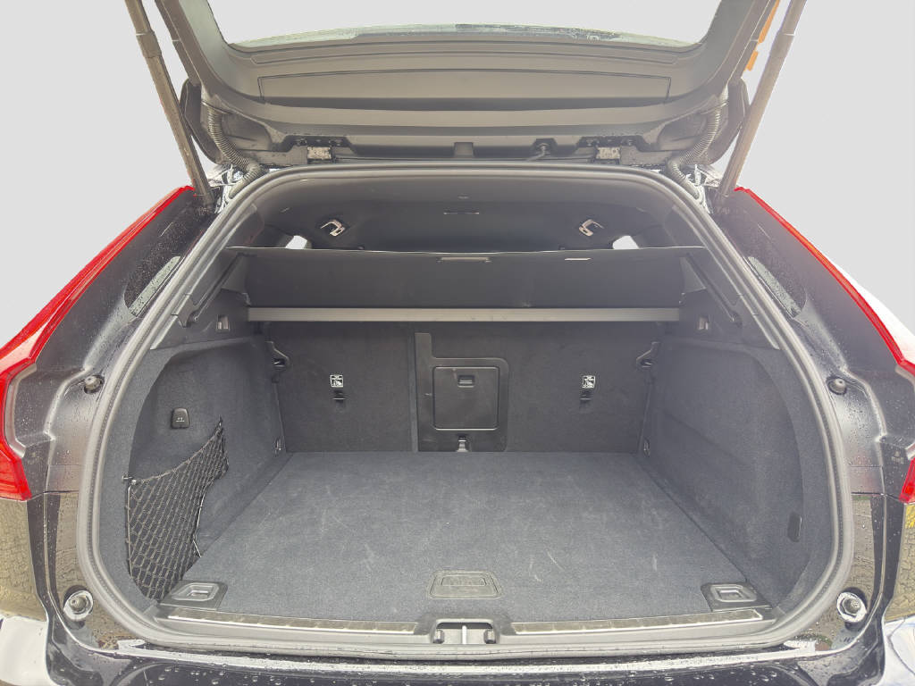VOLVO XC60 2.0 B5 MH Plus Dark AWD-image-9