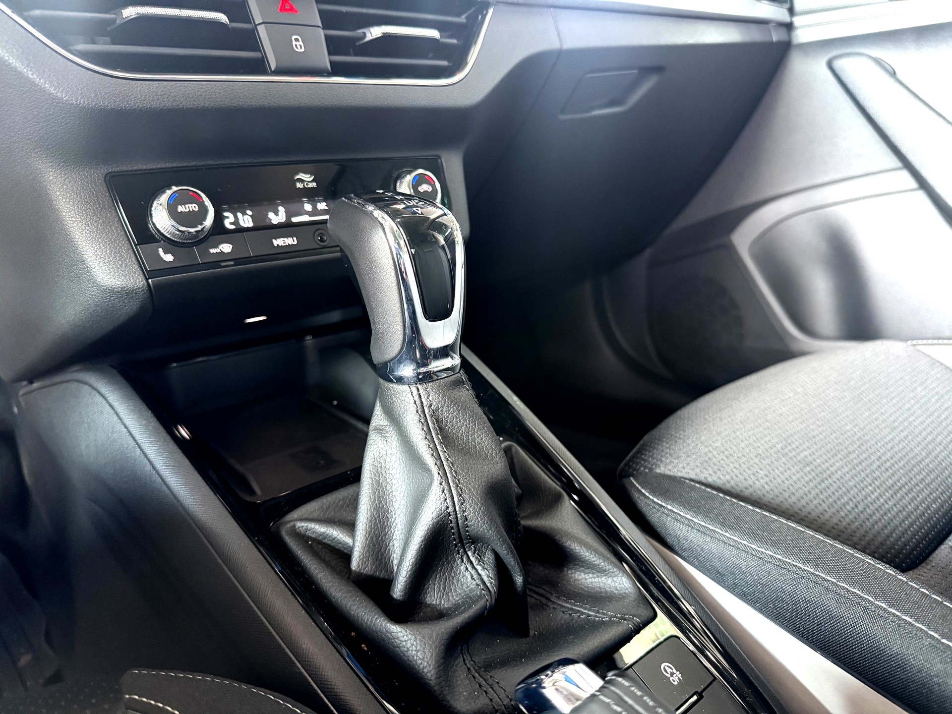 SKODA Kamiq 1.5 TSI Tour DSG-image-13
