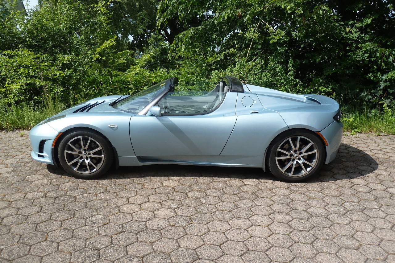 TESLA Roadster-image-4