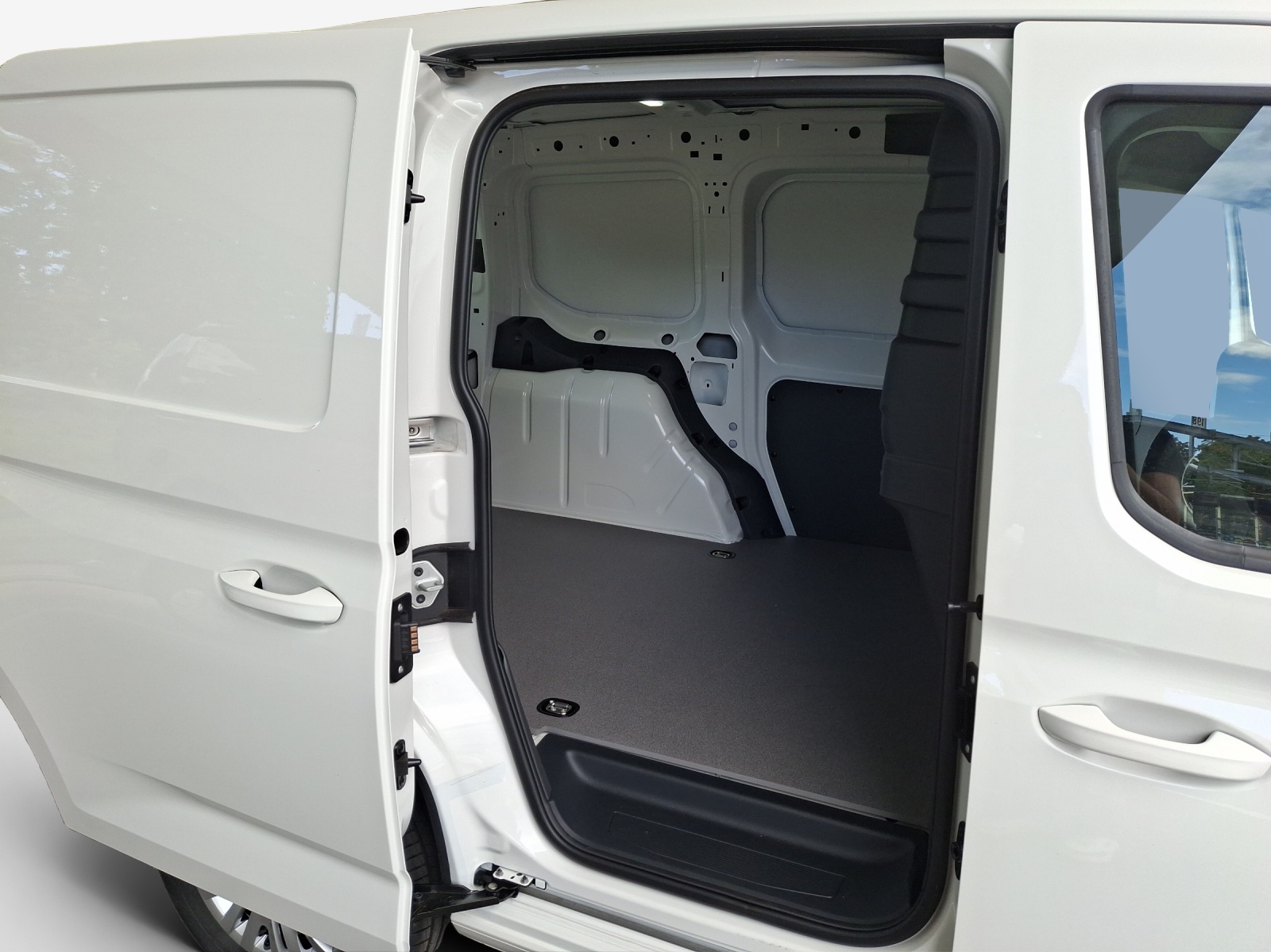 VW Caddy Cargo 2.0TDI-image-11