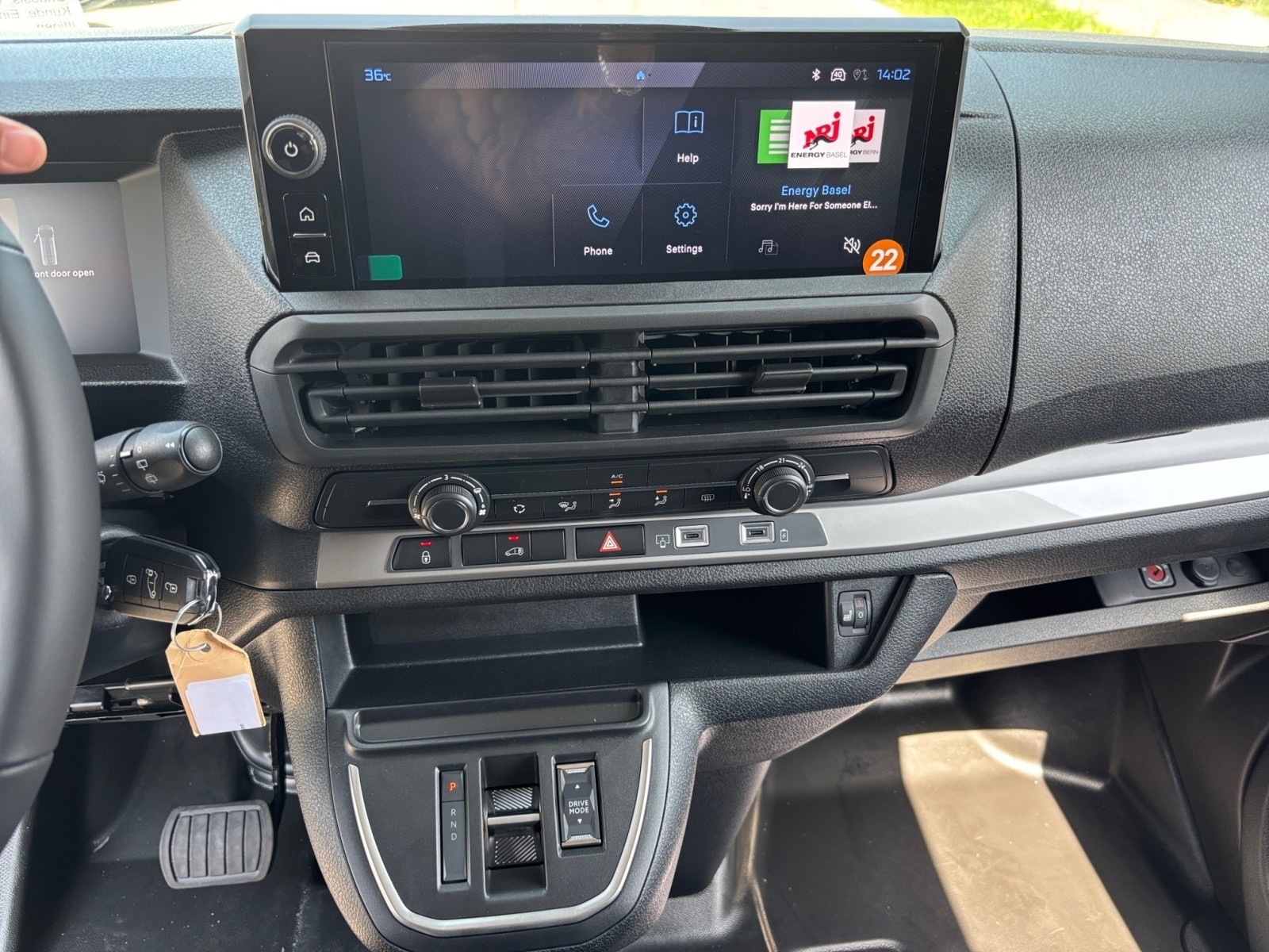 PEUGEOT E-Expert 75 KWh Standard-image-9