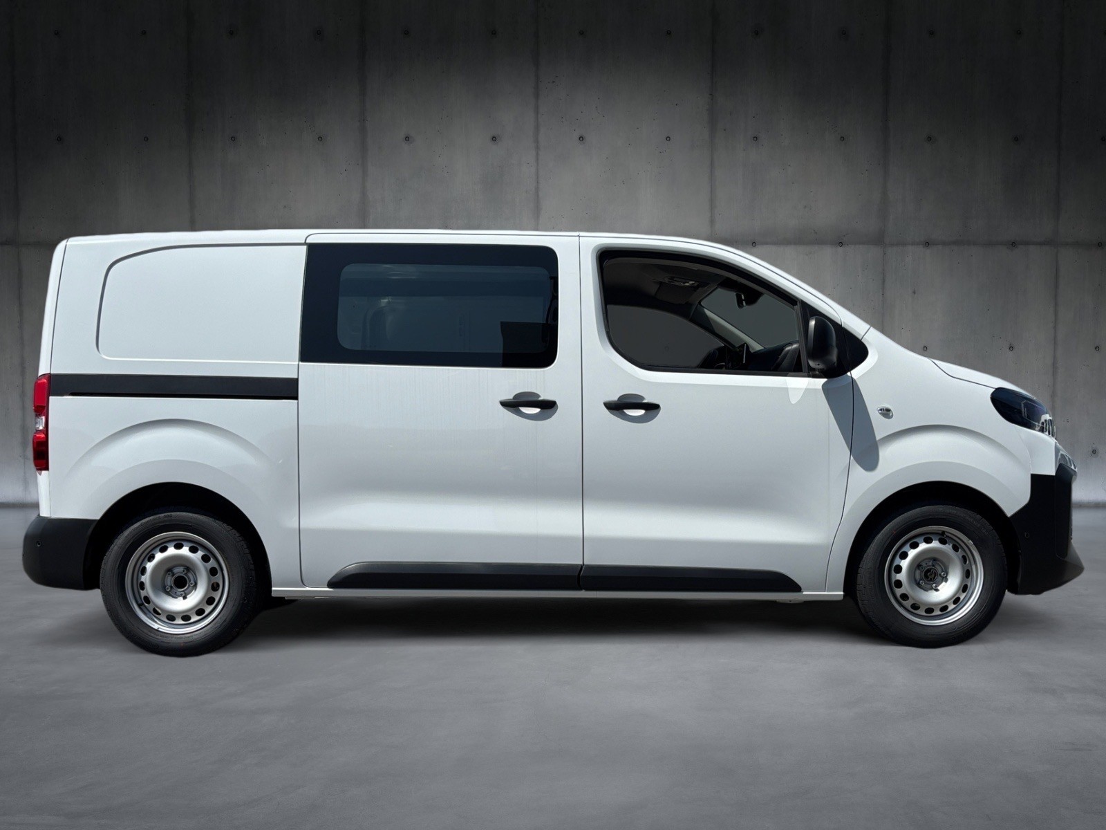 PEUGEOT E-Expert 75 KWh Standard-showroom-element-2