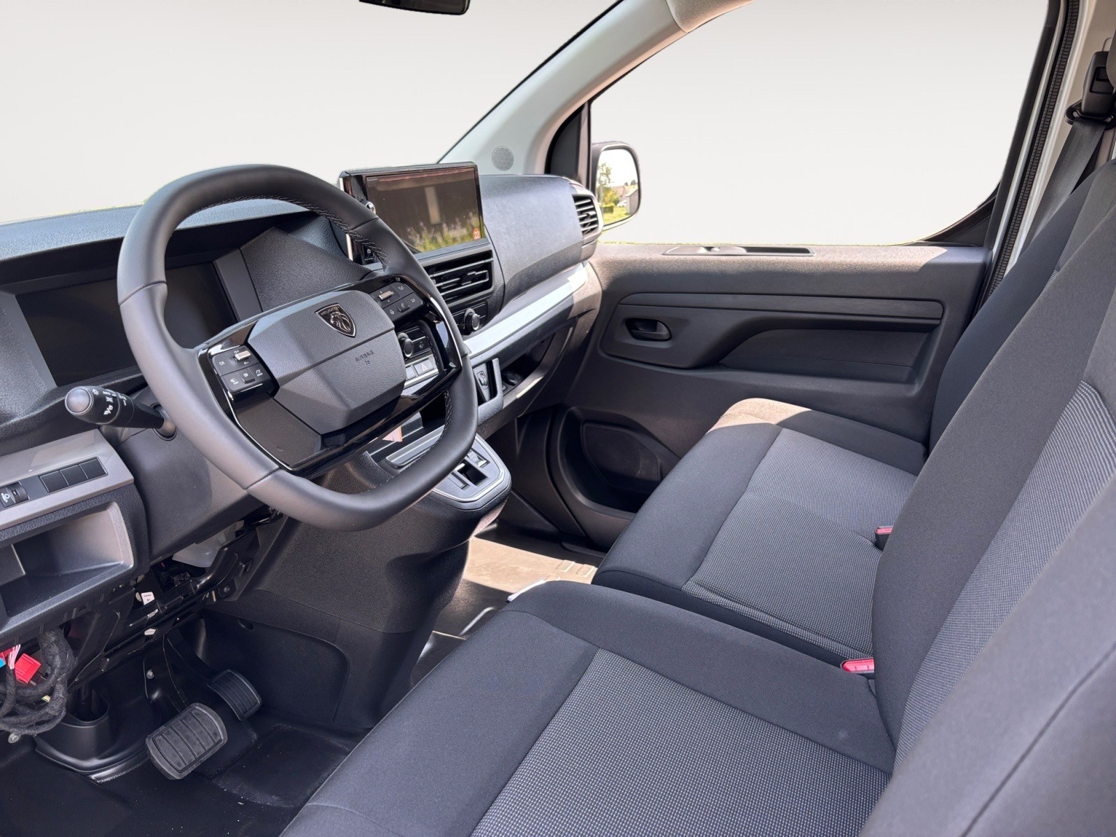 PEUGEOT E-Expert 75 KWh Standard-image-7