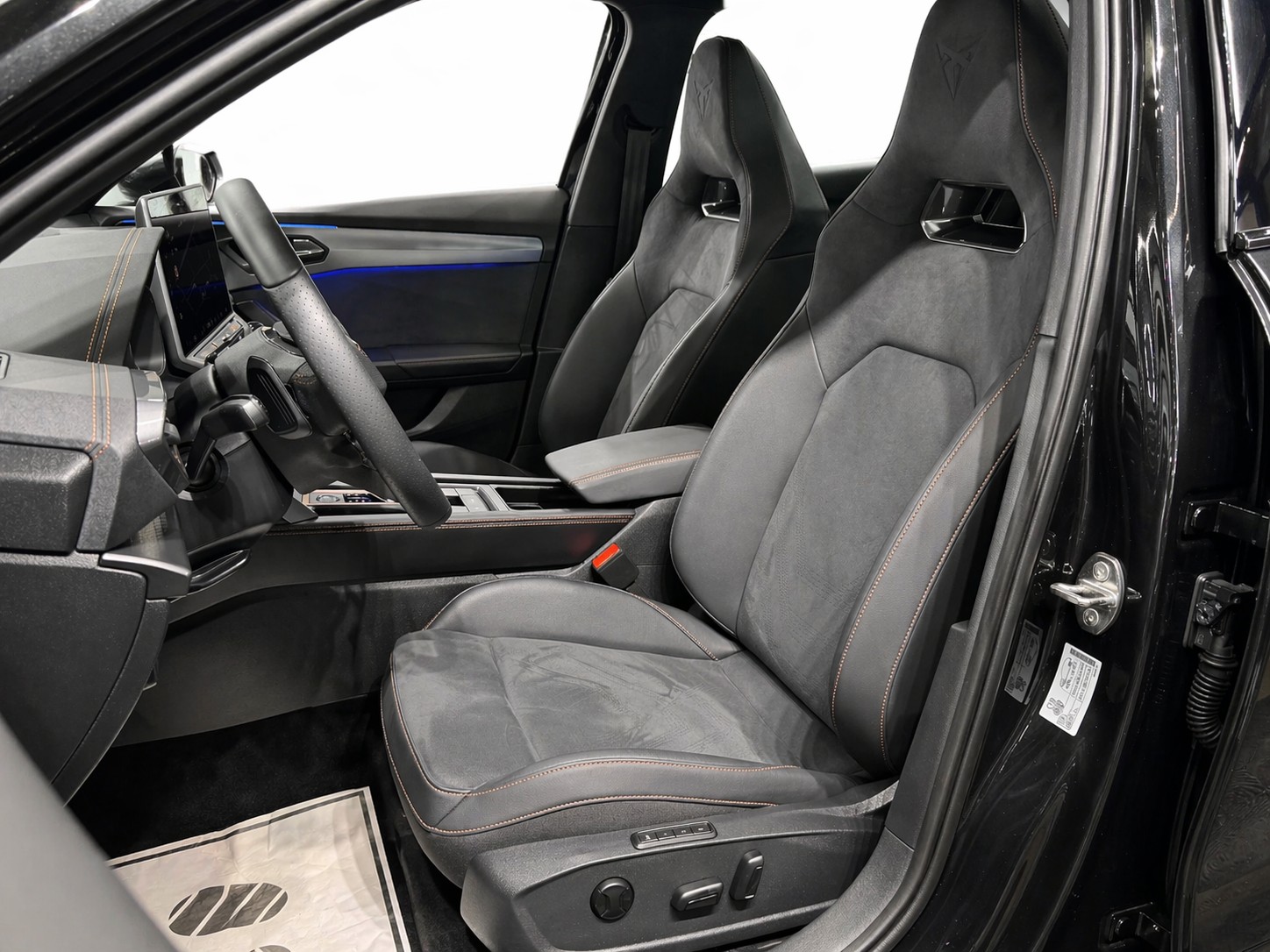 CUPRA Formentor 2.0TSI VZ 4Drive DSG * Panorama-Glasdach * 360° Kamera * Sportsitze *-image-10