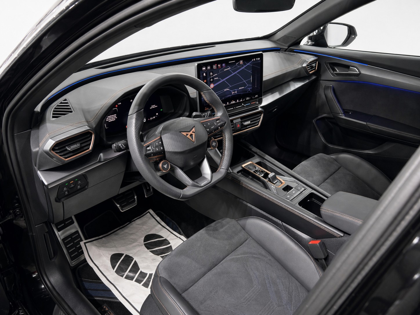 CUPRA Formentor 2.0TSI VZ 4Drive DSG * Panorama-Glasdach * 360° Kamera * Sportsitze *-image-8