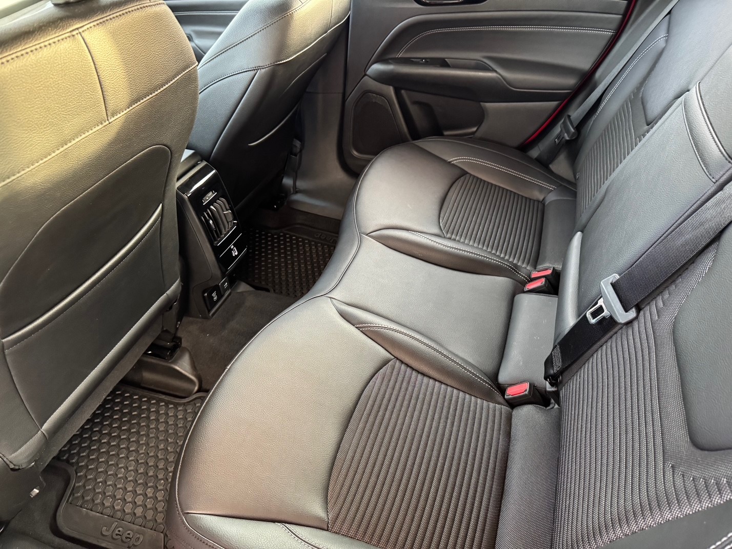 JEEP Compass 4x2 1.3 Turbo Limited DKG-image-7