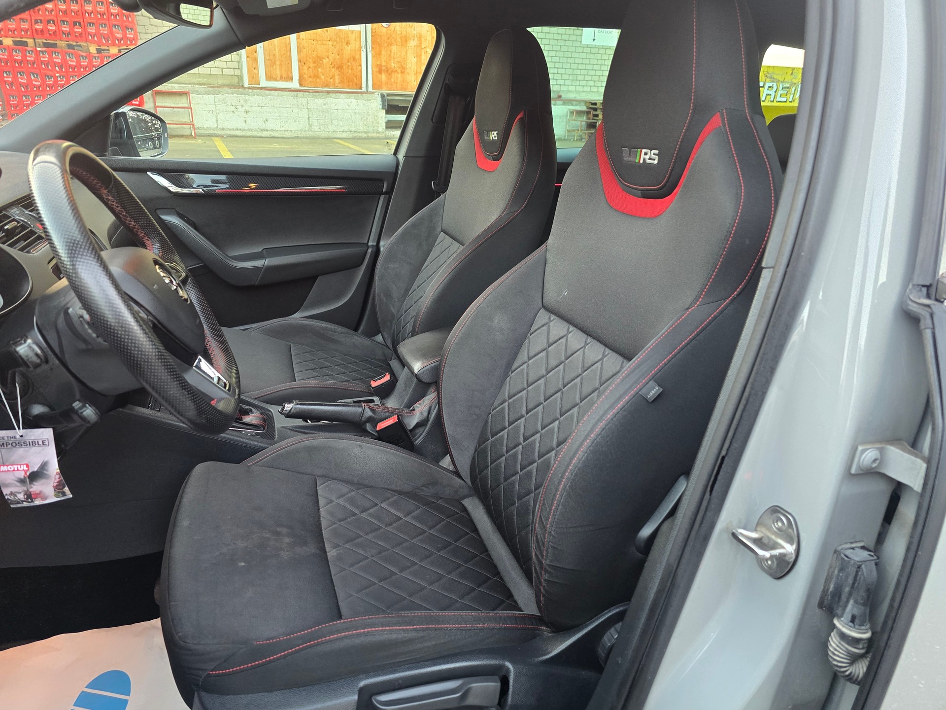 SKODA Octavia Combi 2.0 TDI RS 4x4 DSG-image-11