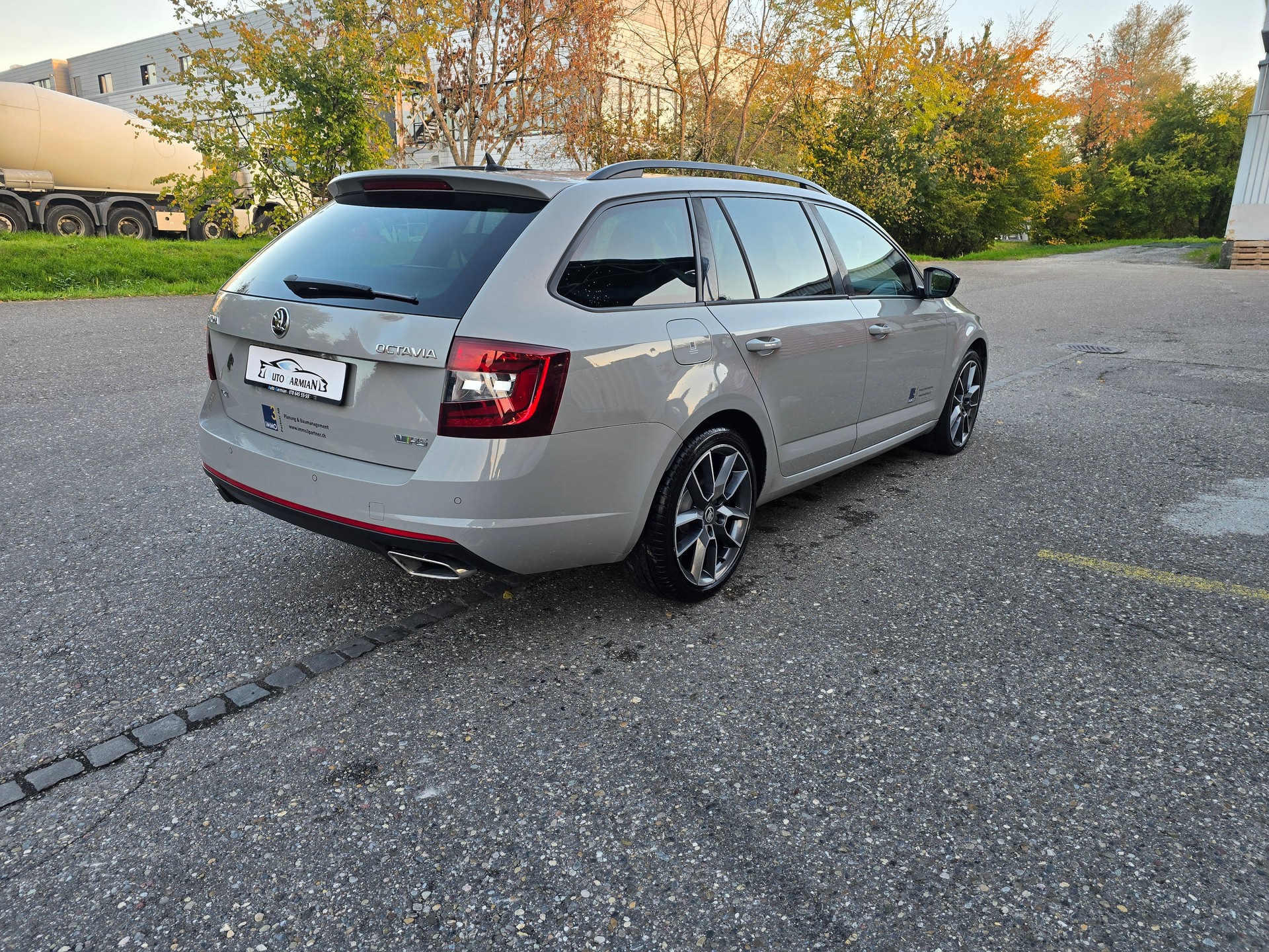 SKODA Octavia Combi 2.0 TDI RS 4x4 DSG-image-4