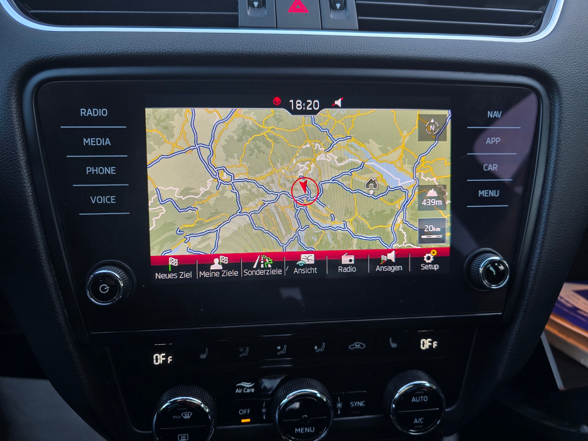 SKODA Octavia Combi 2.0 TDI RS 4x4 DSG-image-21