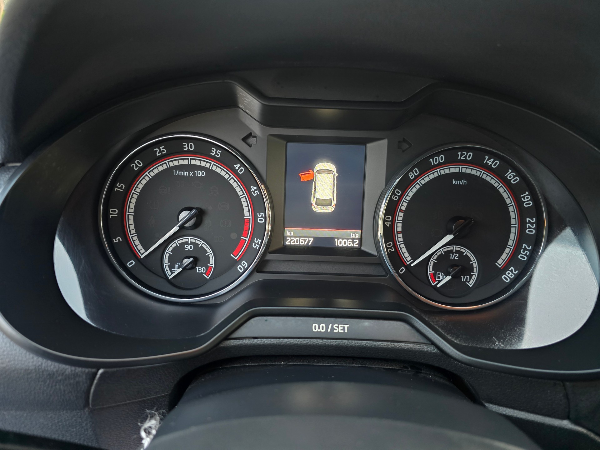 SKODA Octavia Combi 2.0 TDI RS 4x4 DSG-image-16
