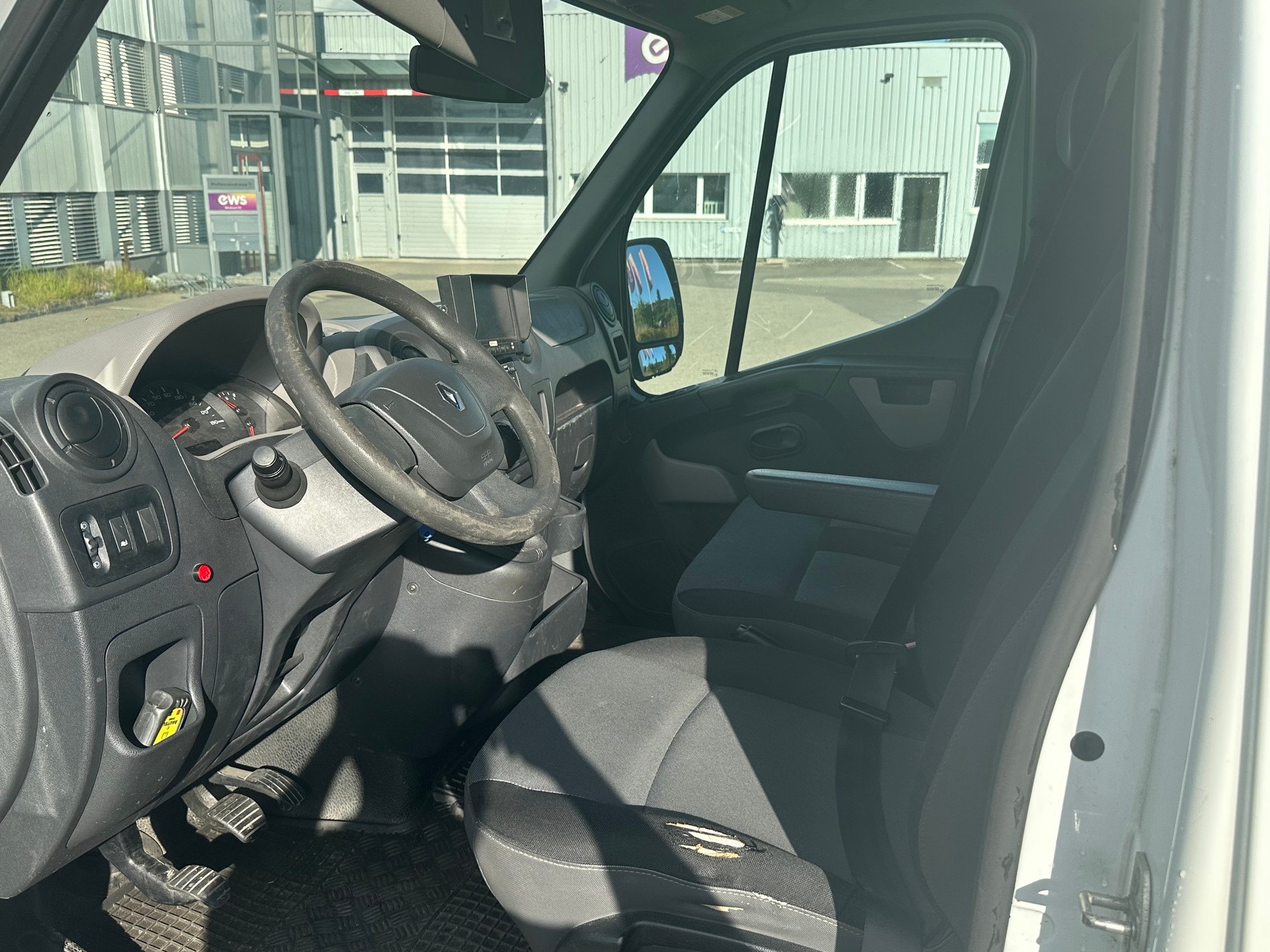 RENAULT Master T35 2.3dCi 125 L3 Hebebühne-image-9