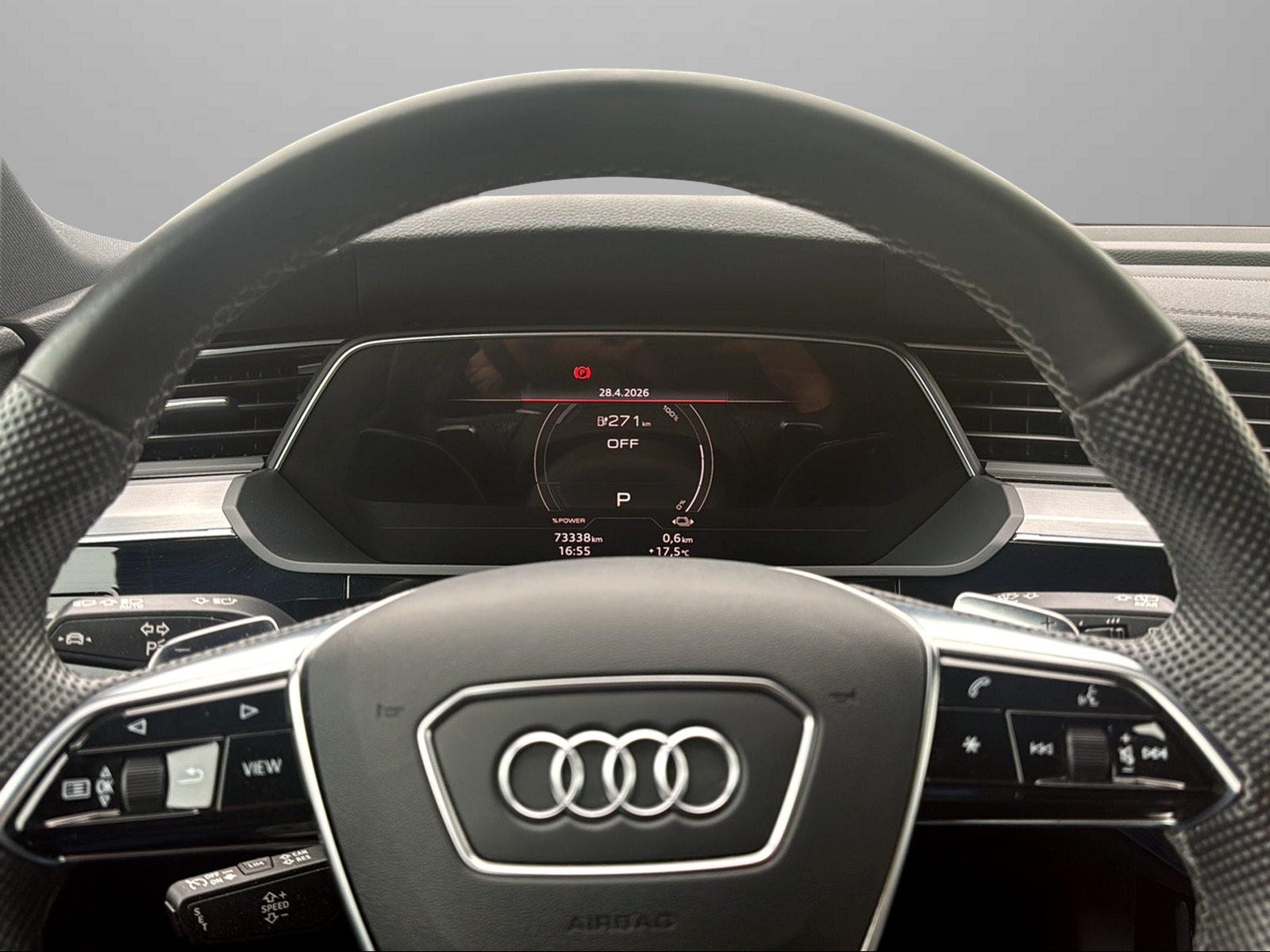 AUDI e-tron 55 S Line Black Edition quattro-image-13