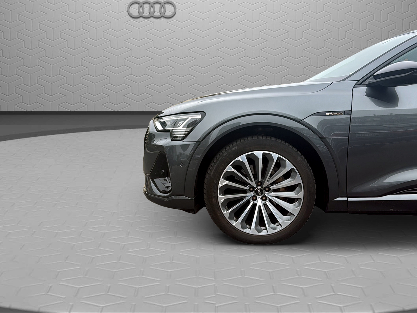 AUDI e-tron 55 S Line Black Edition quattro-image-8