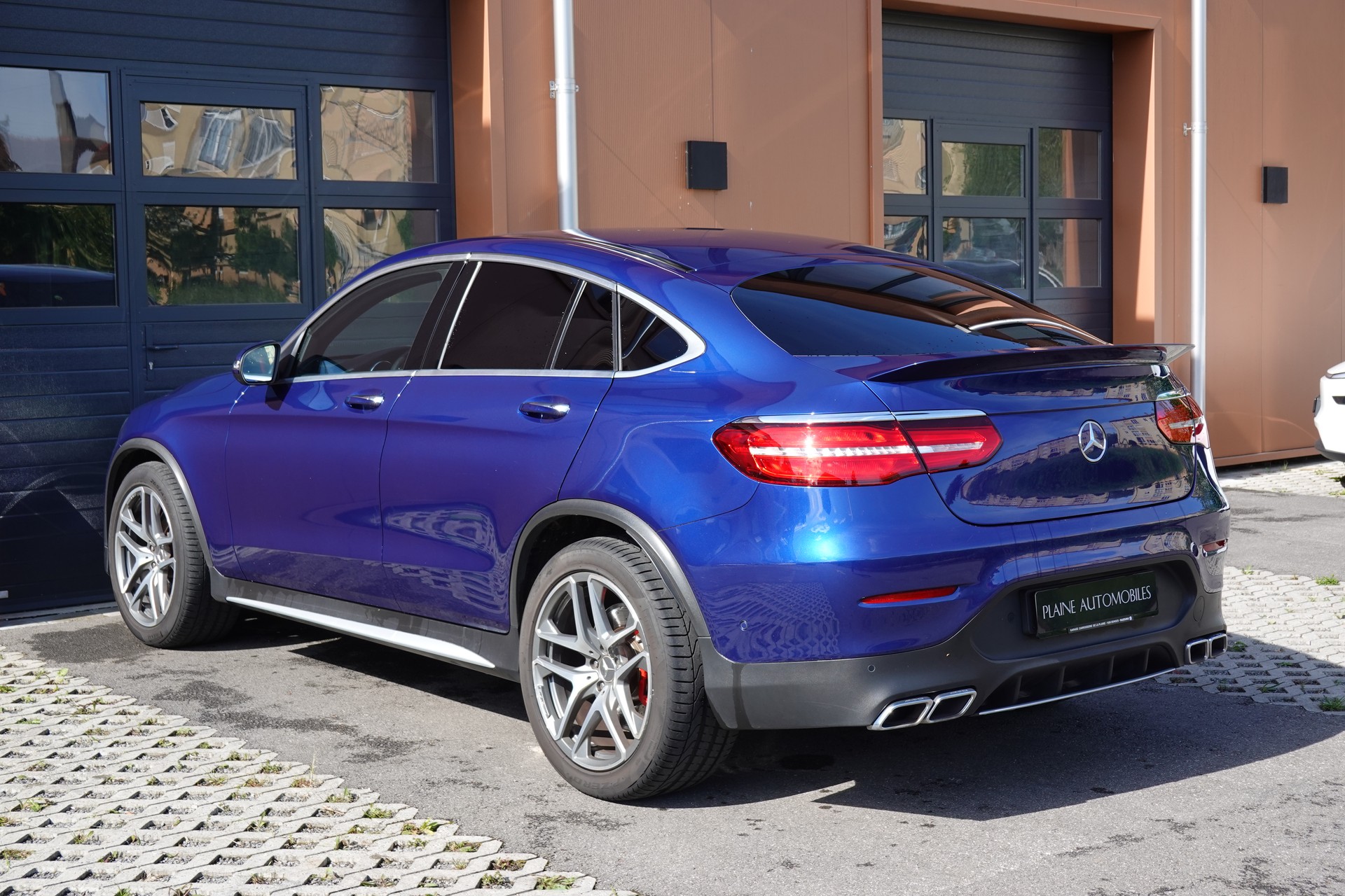 MERCEDES-BENZ GLC Coupé 63 S AMG Edition 1 4Matic+ 9G-Tronic - "Toit Ouvrant * Pack Mémoire * Tempomat Adapt. * Sièges Elect. Chauffant"-image-9