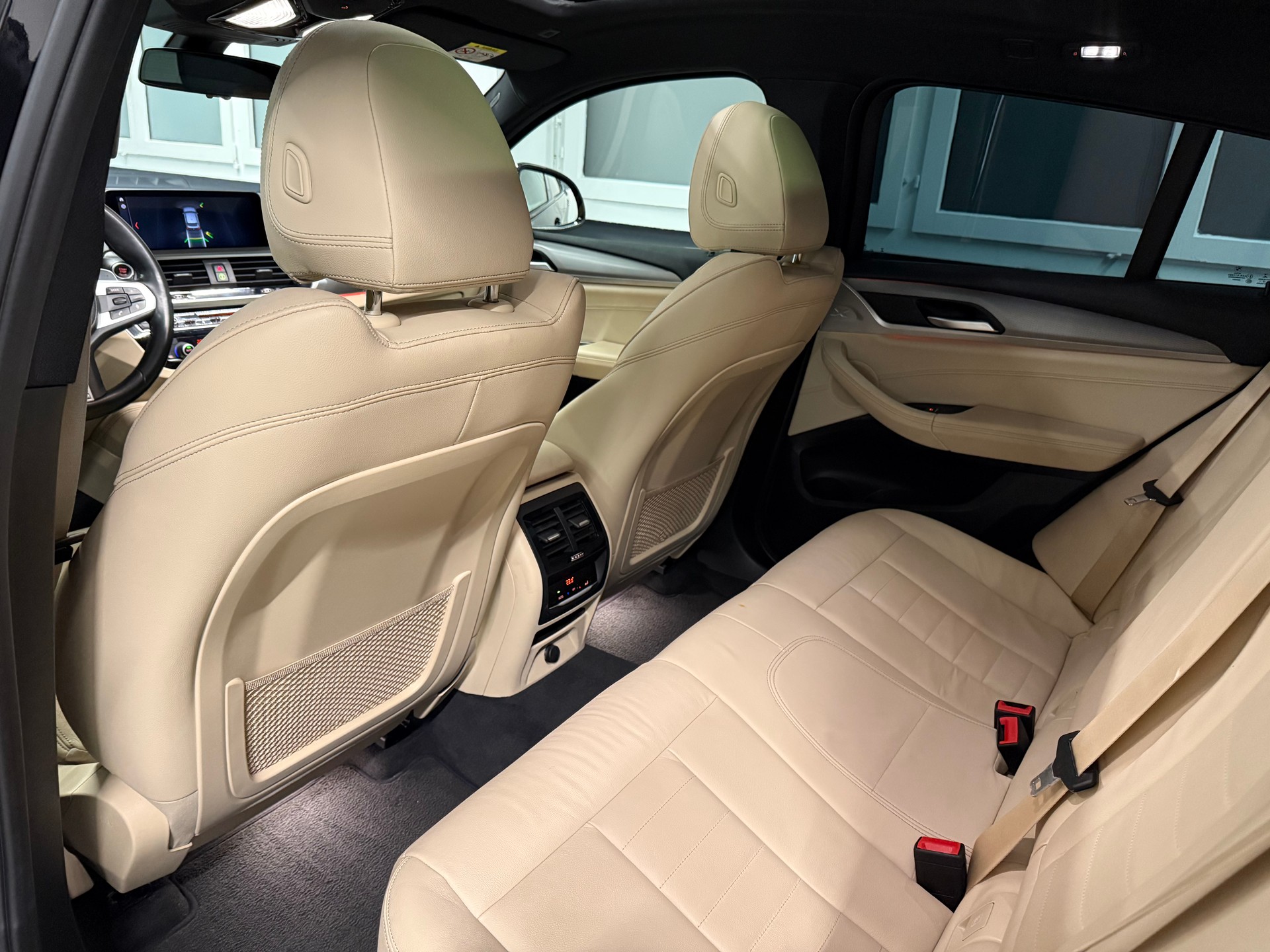 BMW X4 xDrive 20d M Sport Steptronic-image-16