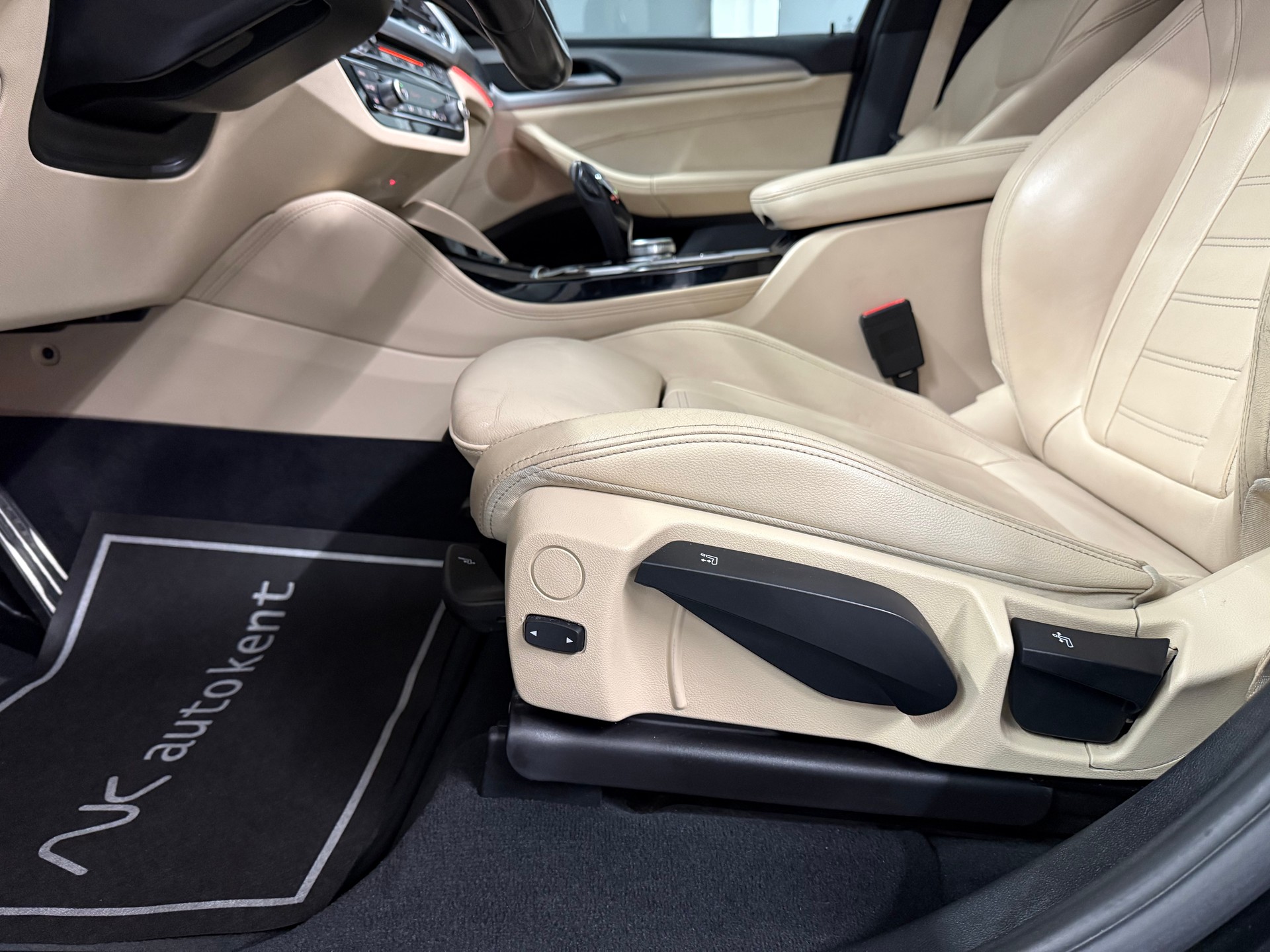 BMW X4 xDrive 20d M Sport Steptronic-image-13