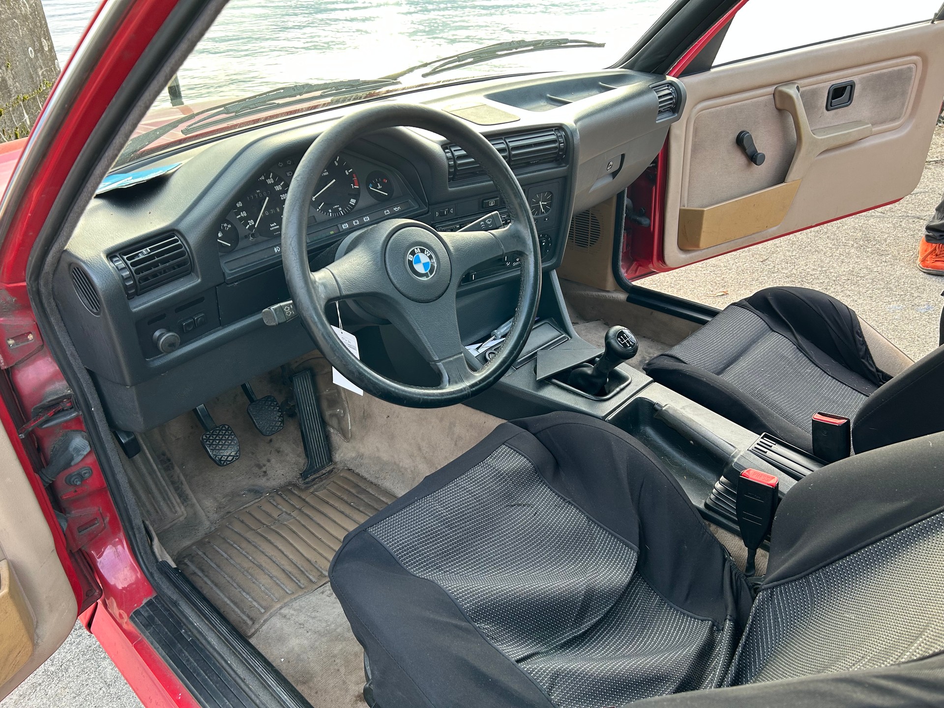 BMW 325 IX-image-4