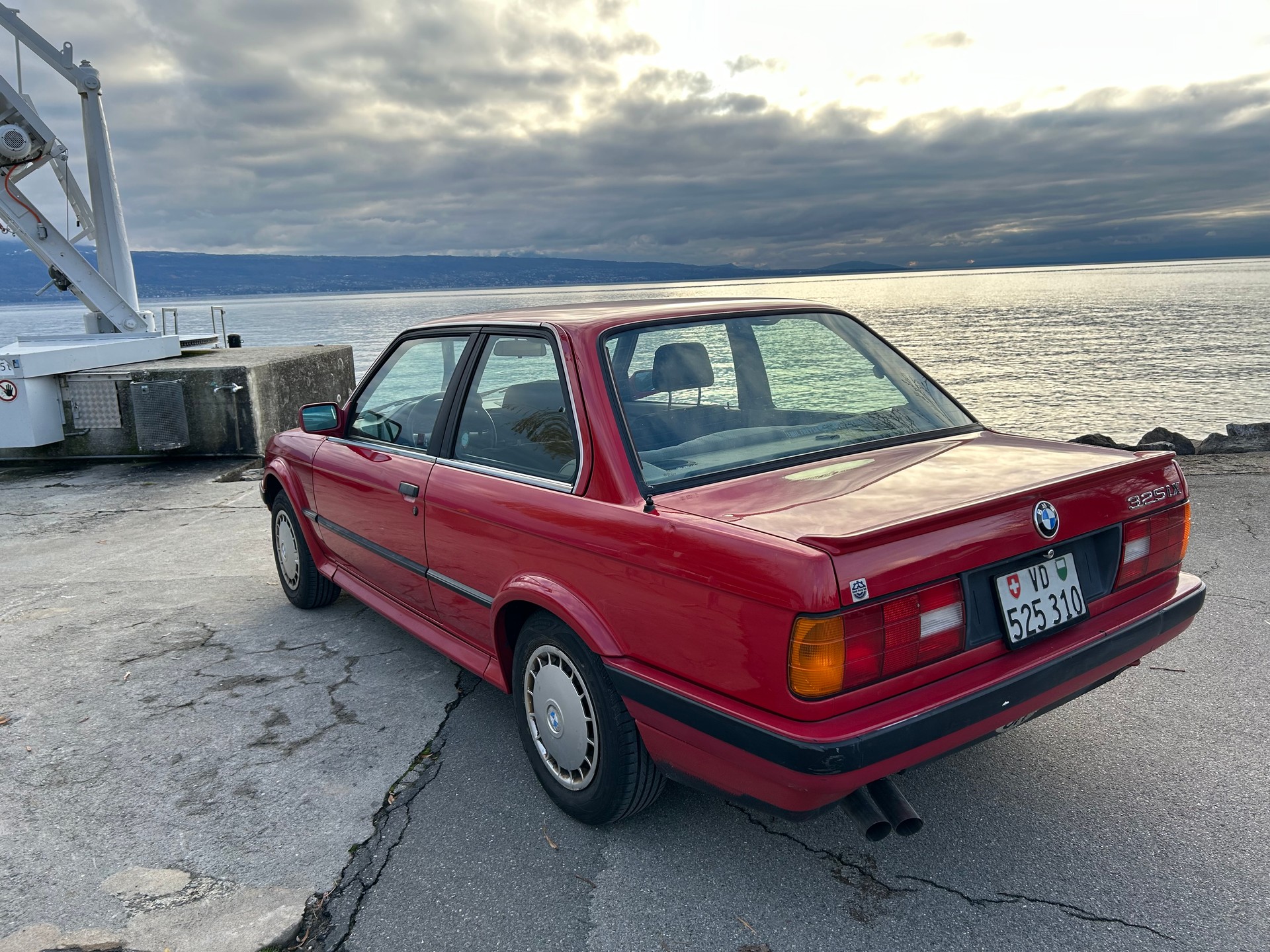 BMW 325 IX-image-0