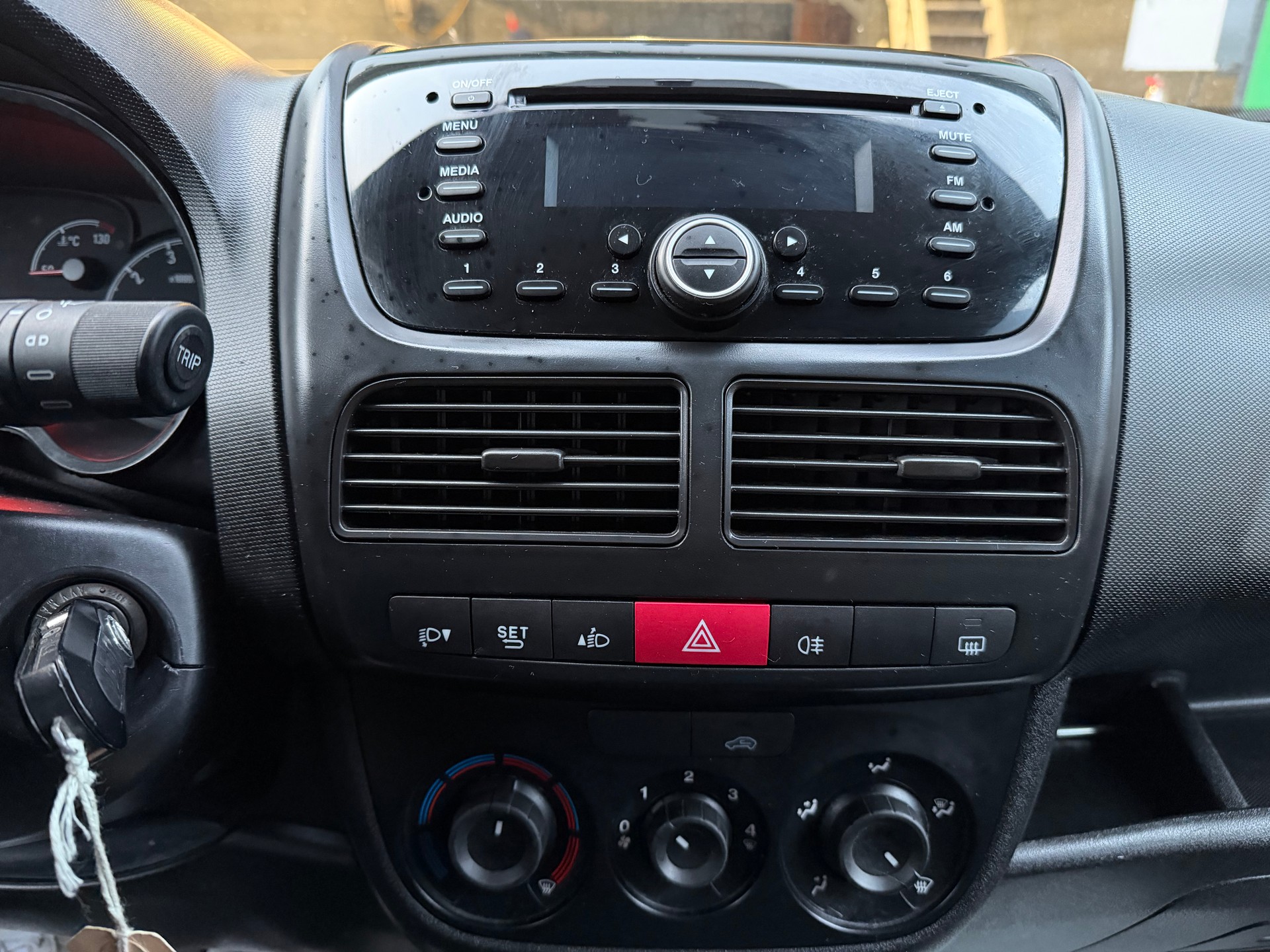OPEL Combo 1.4 CNG Turbo ecoFLEX 2.4 L1H1-image-11