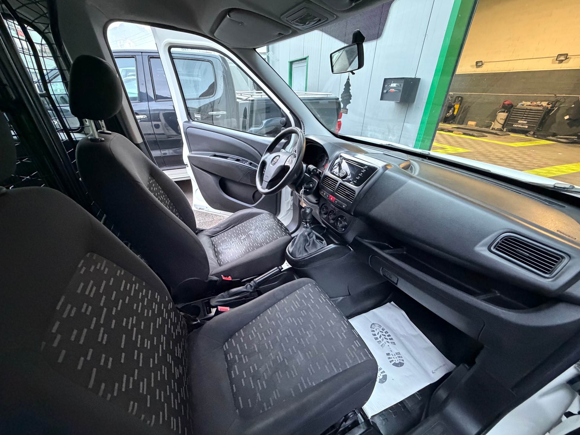 OPEL Combo 1.4 CNG Turbo ecoFLEX 2.4 L1H1-image-9