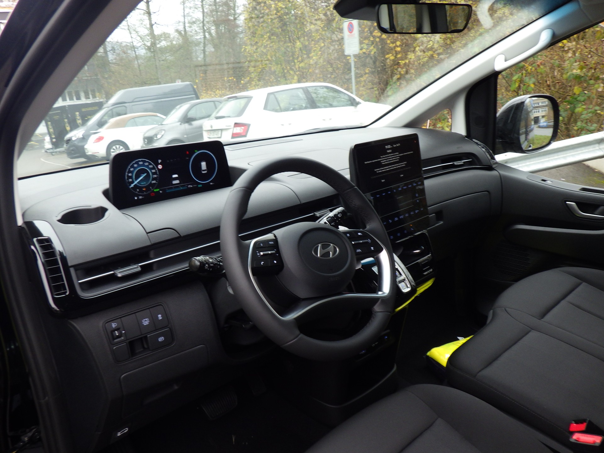 HYUNDAI Staria Wagon 1.6 T-GDi HEV Amplia A-showroom-element-3