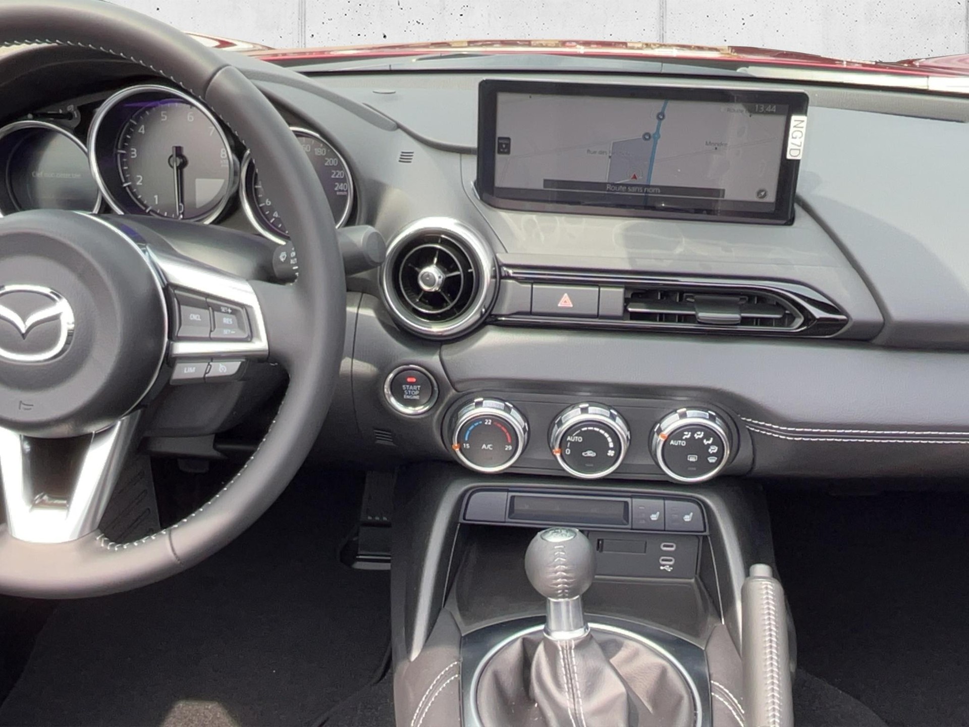 MAZDA MX-5 1.5 Exclusive-Line-image-12