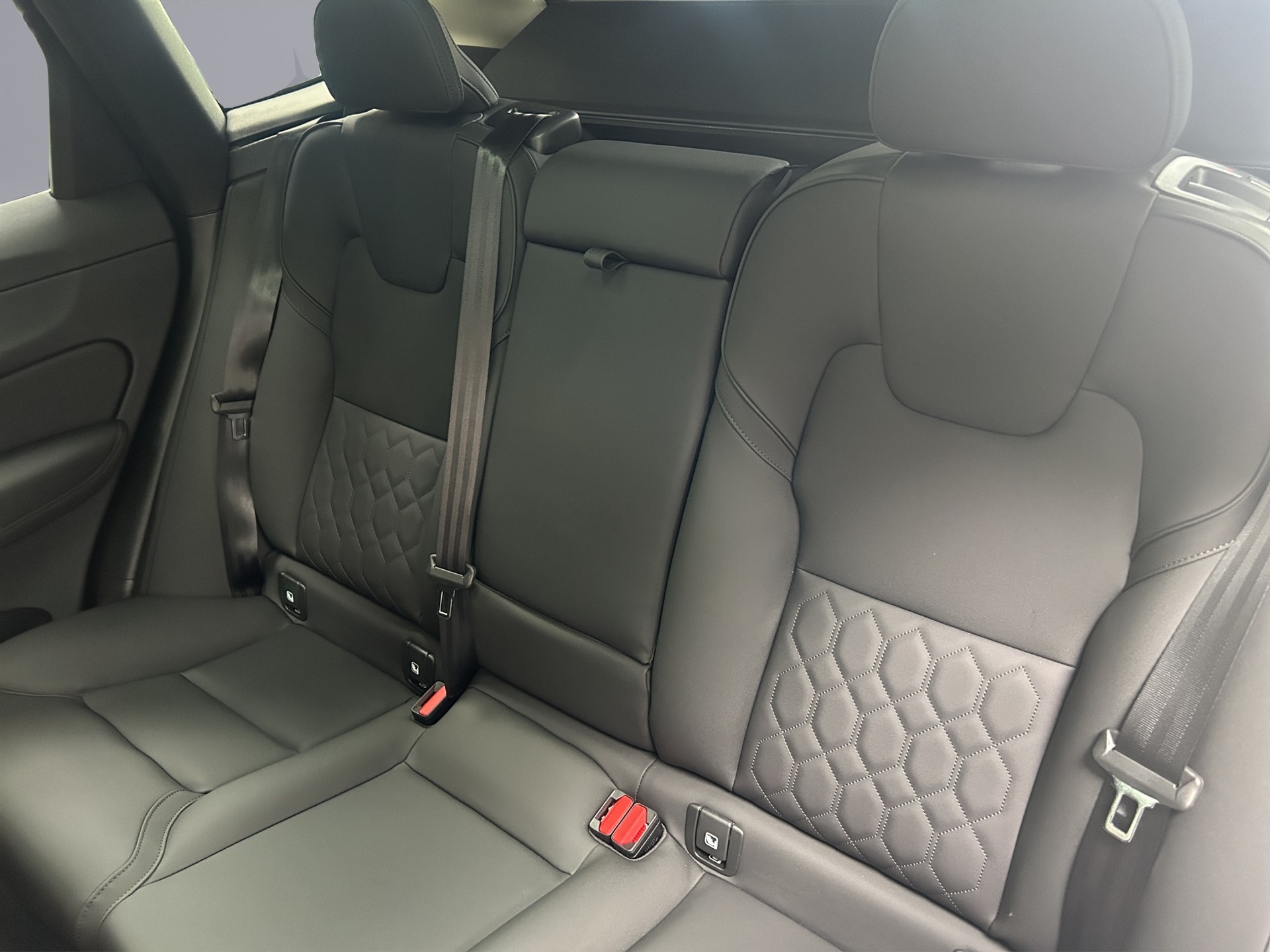 VOLVO XC60 2.0 T8 TE Ultra Dark eAWD-image-9