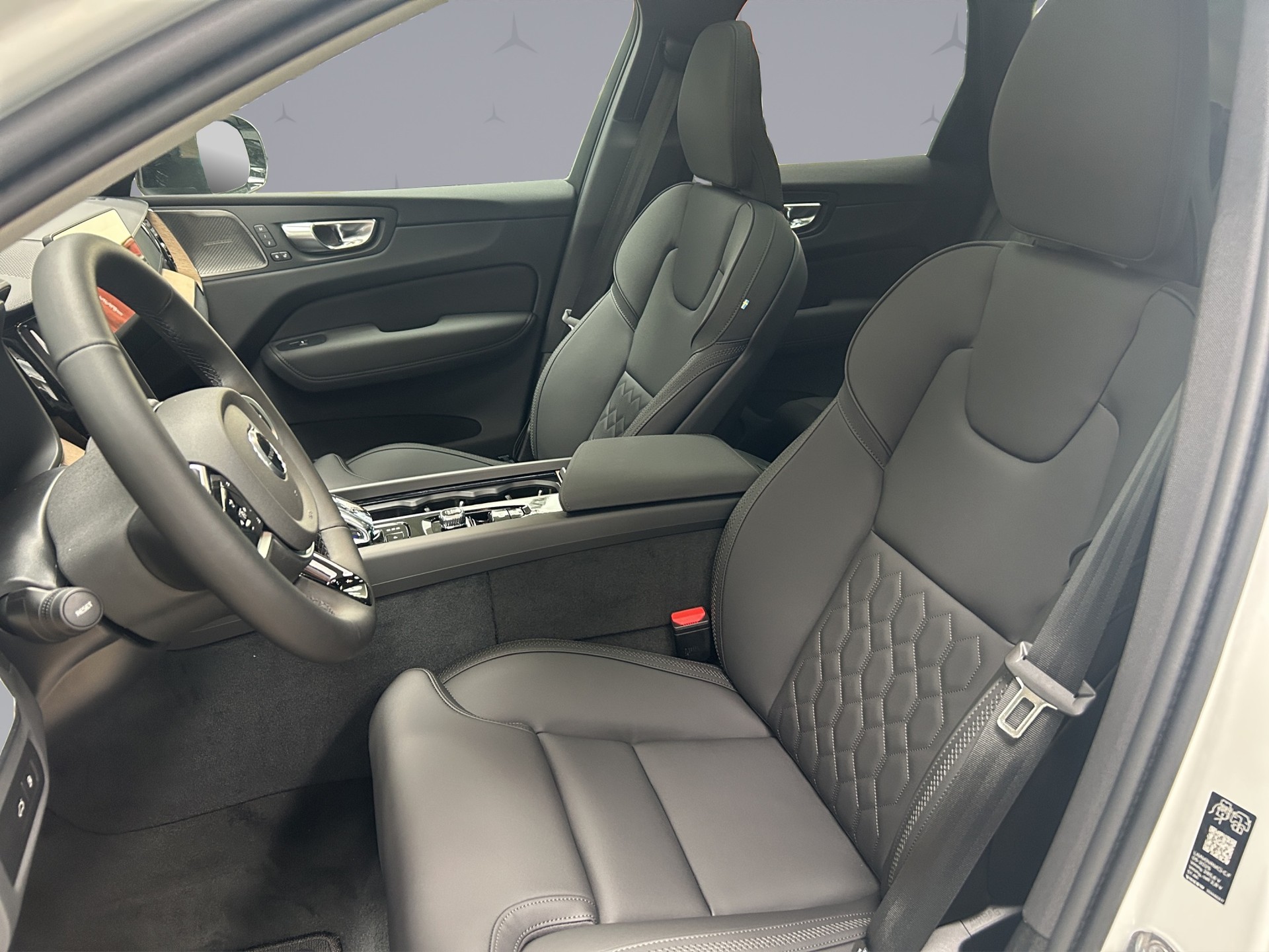 VOLVO XC60 2.0 T8 TE Ultra Dark eAWD-image-8