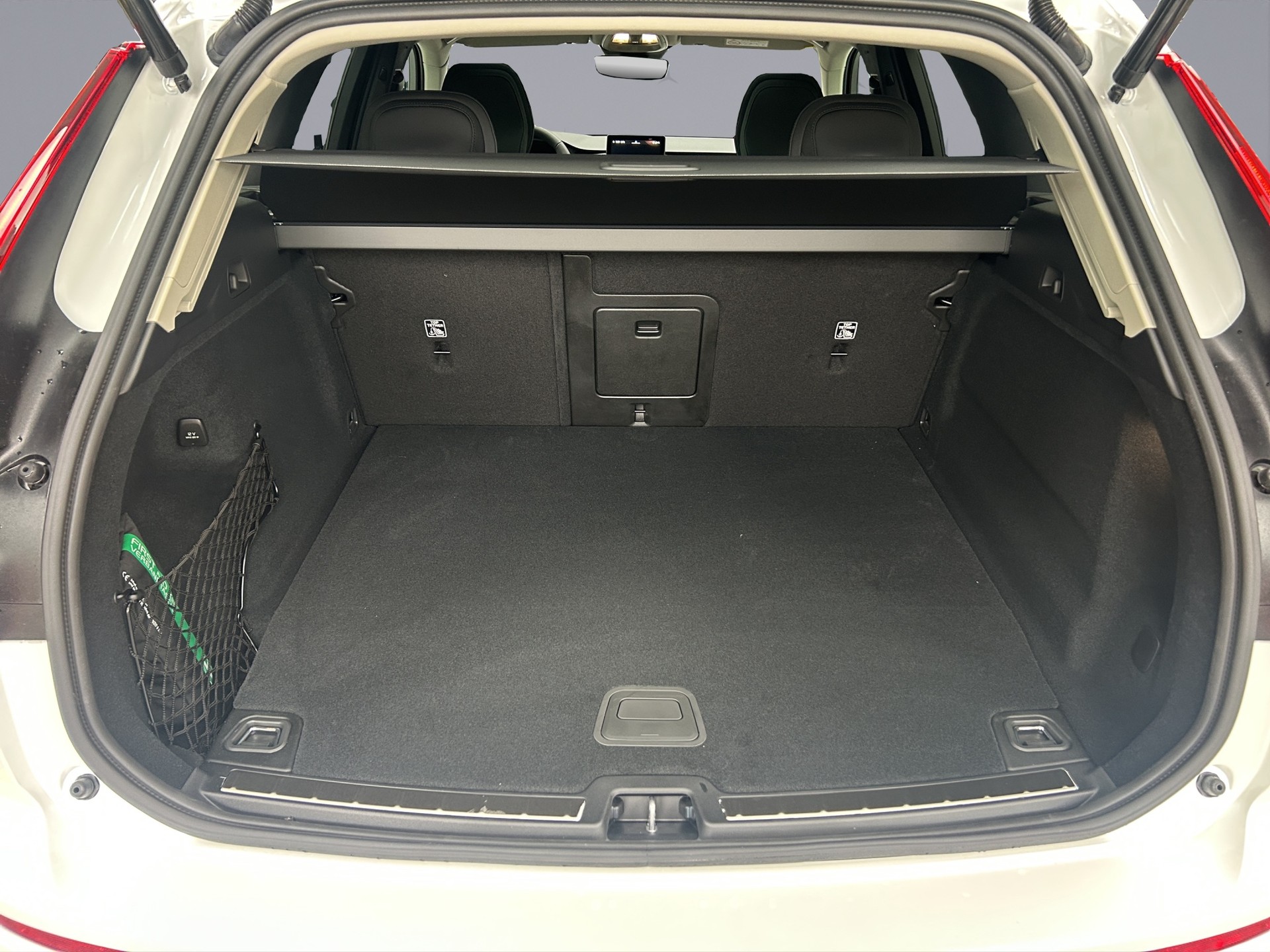 VOLVO XC60 2.0 T8 TE Ultra Dark eAWD-image-17