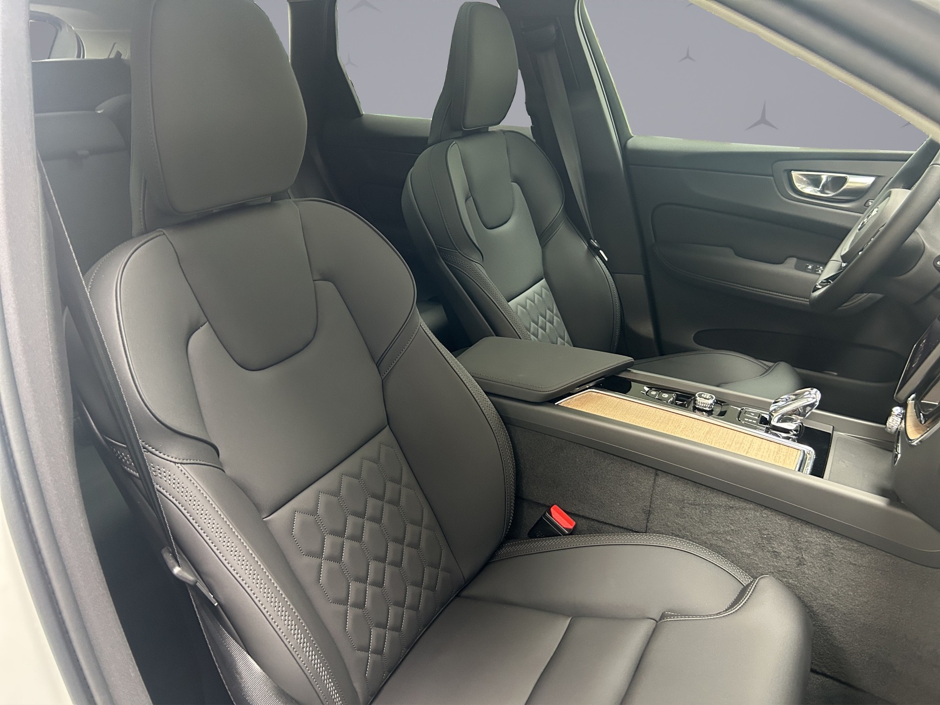 VOLVO XC60 2.0 T8 TE Ultra Dark eAWD-image-15