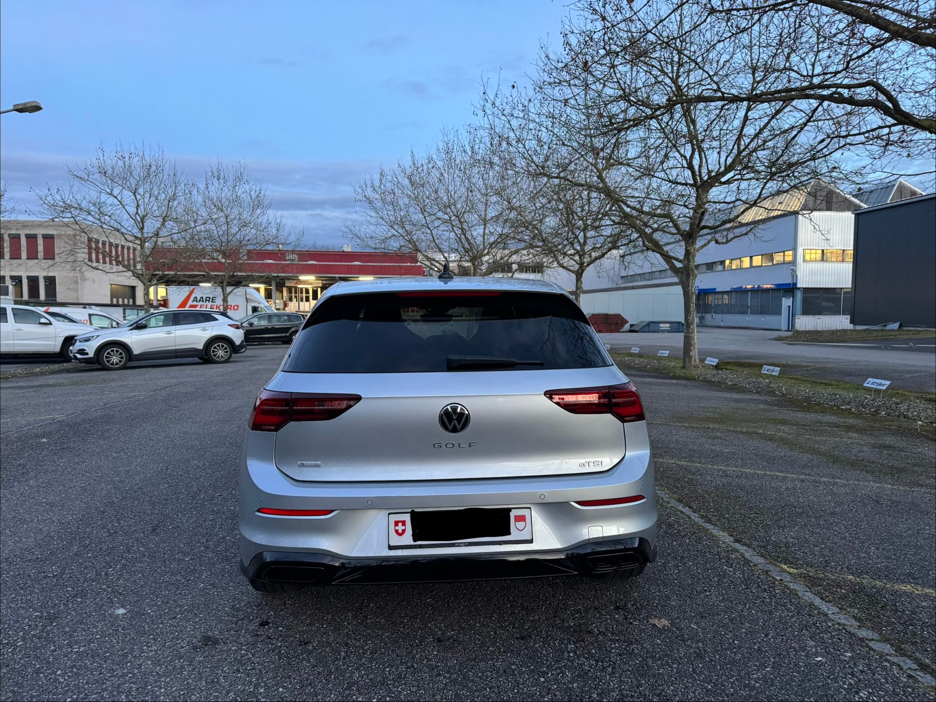VW Golf 1.5 eTSI mHEV ACT R-Line 75 Edition DSG-image-1
