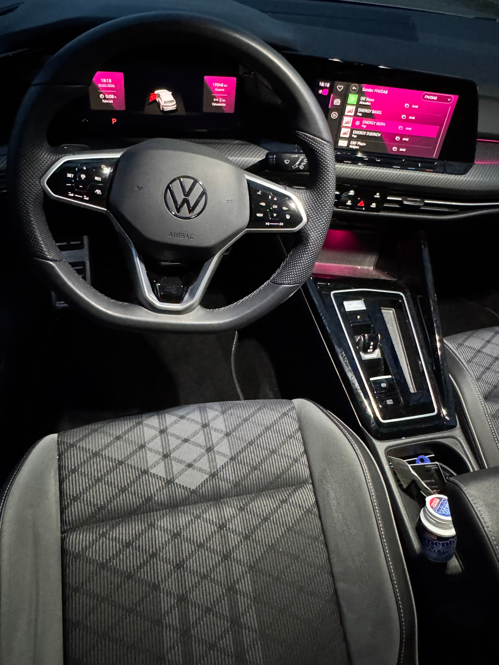 VW Golf 1.5 eTSI mHEV ACT R-Line 75 Edition DSG-image-4