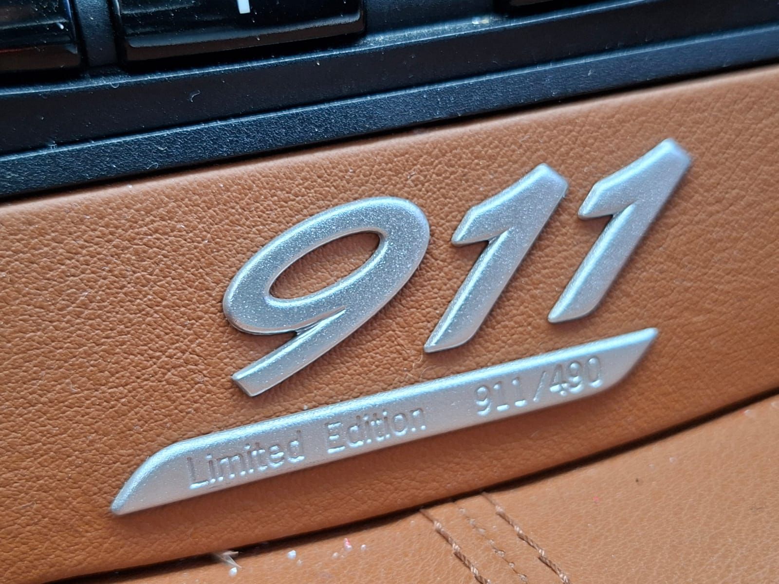 PORSCHE 911 Carrera 4 Millenium-image-0