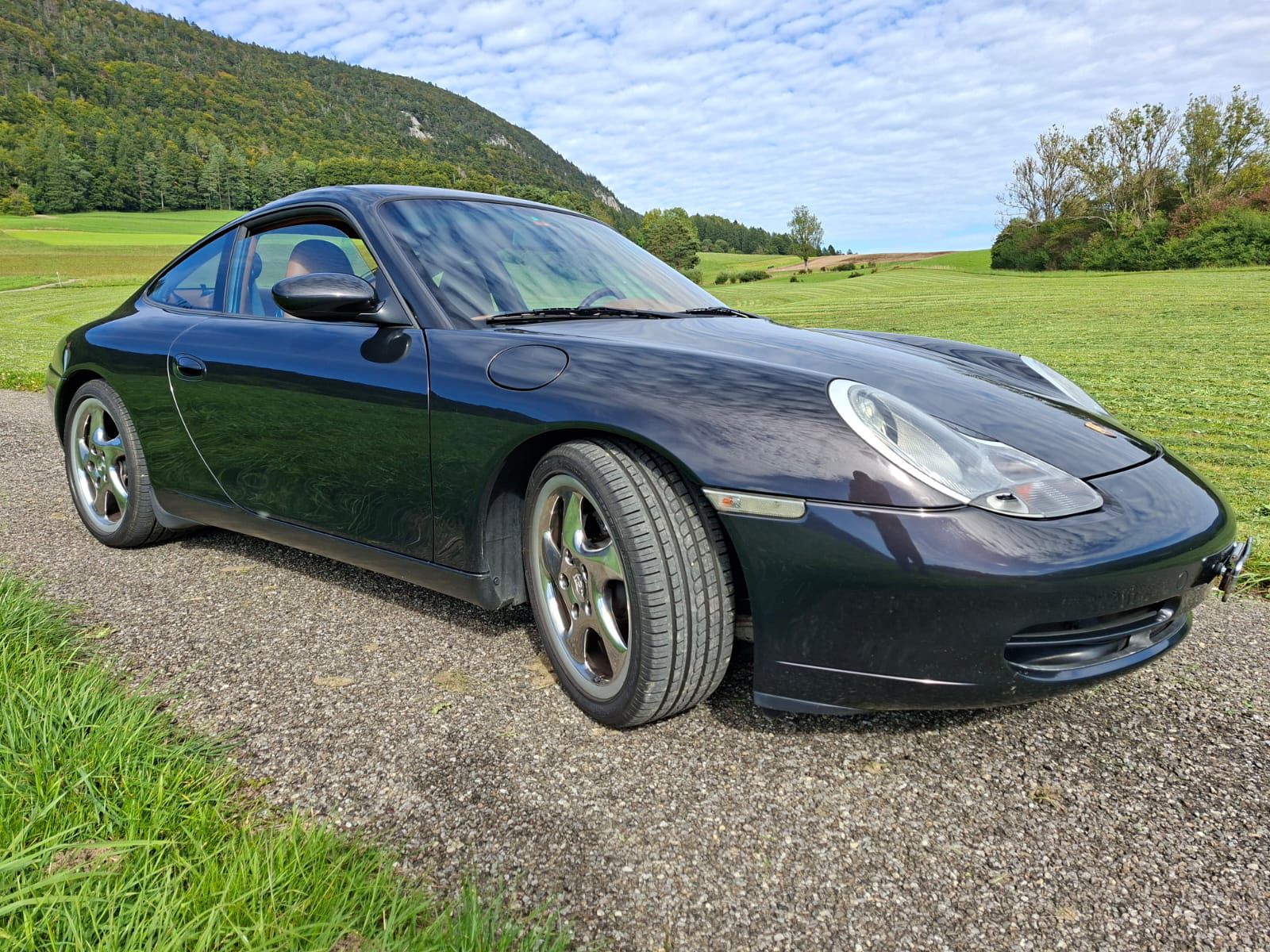 PORSCHE 911 Carrera 4 Millenium-image-1