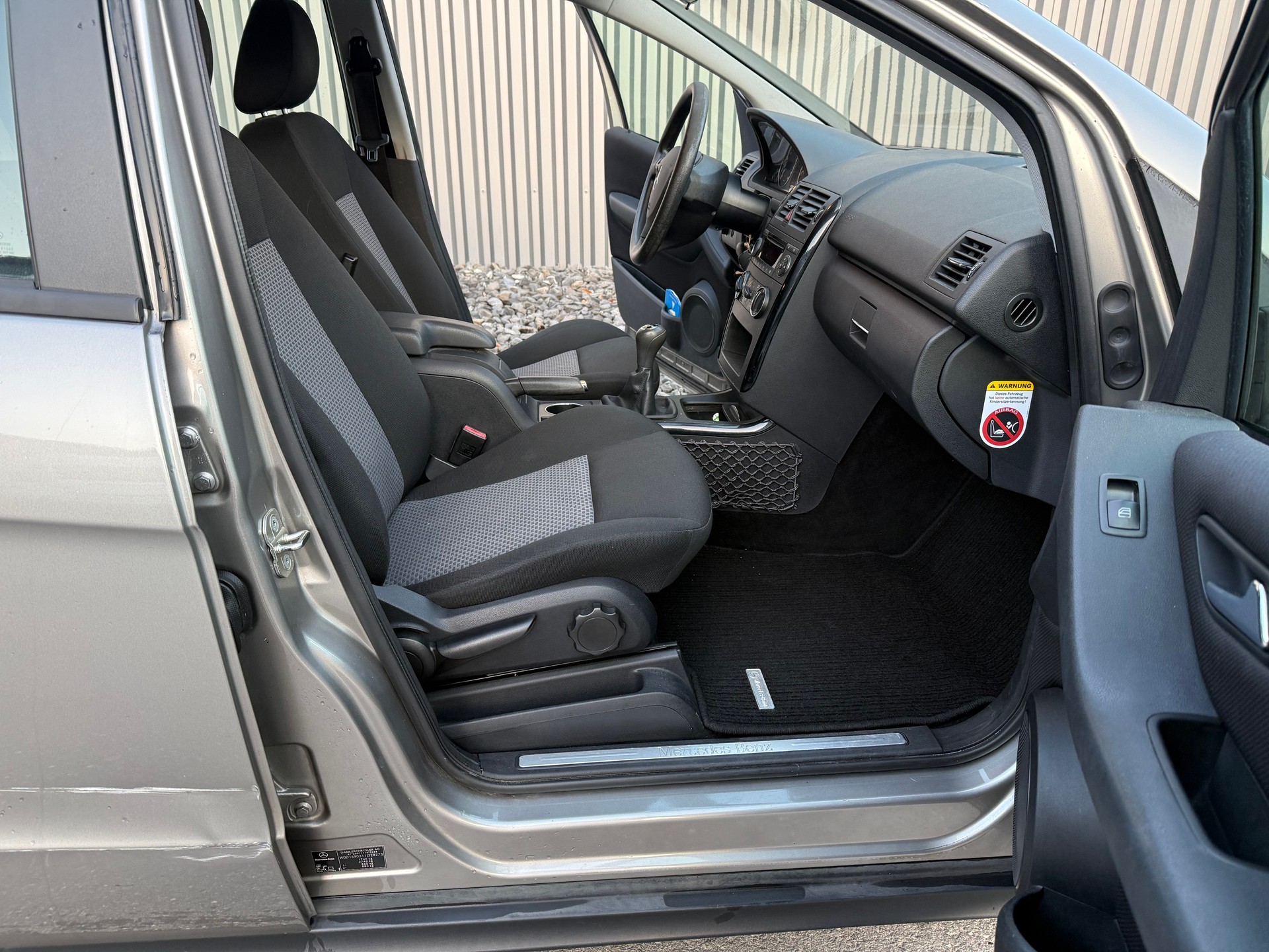 MERCEDES-BENZ A 150 Classic-image-18