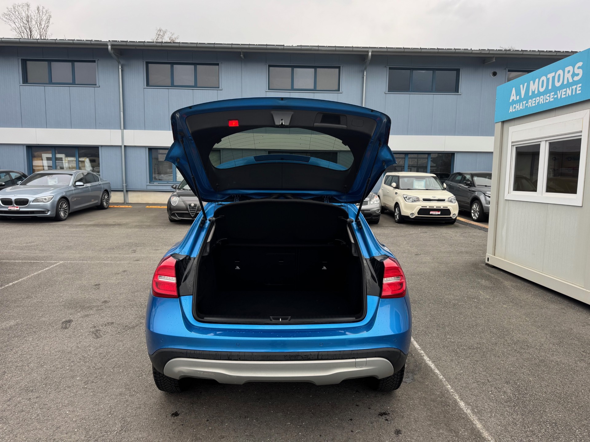 MERCEDES-BENZ GLA 200 CDI Swiss Star Edition 4Matic 7G-DCT-image-6