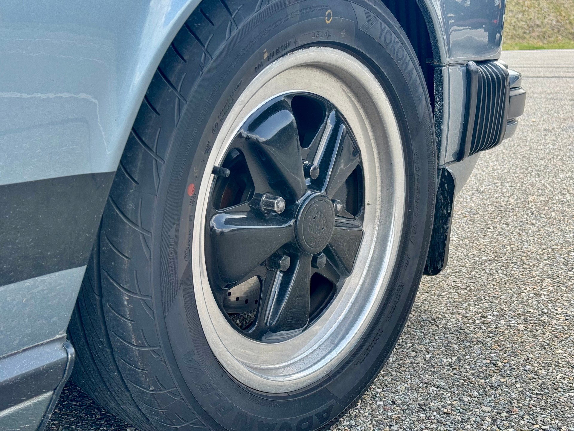 PORSCHE 911 Carrera-image-5