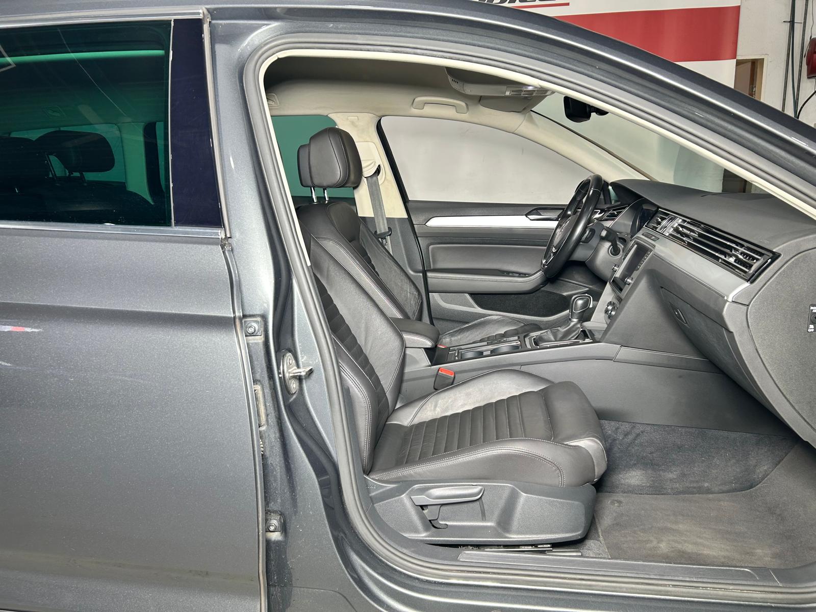 VW Passat Variant 2.0 TDI 150 Comfortline DSG-image-9