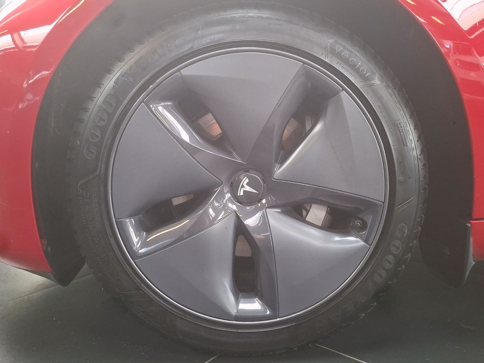 TESLA Model 3 RWD-image-15