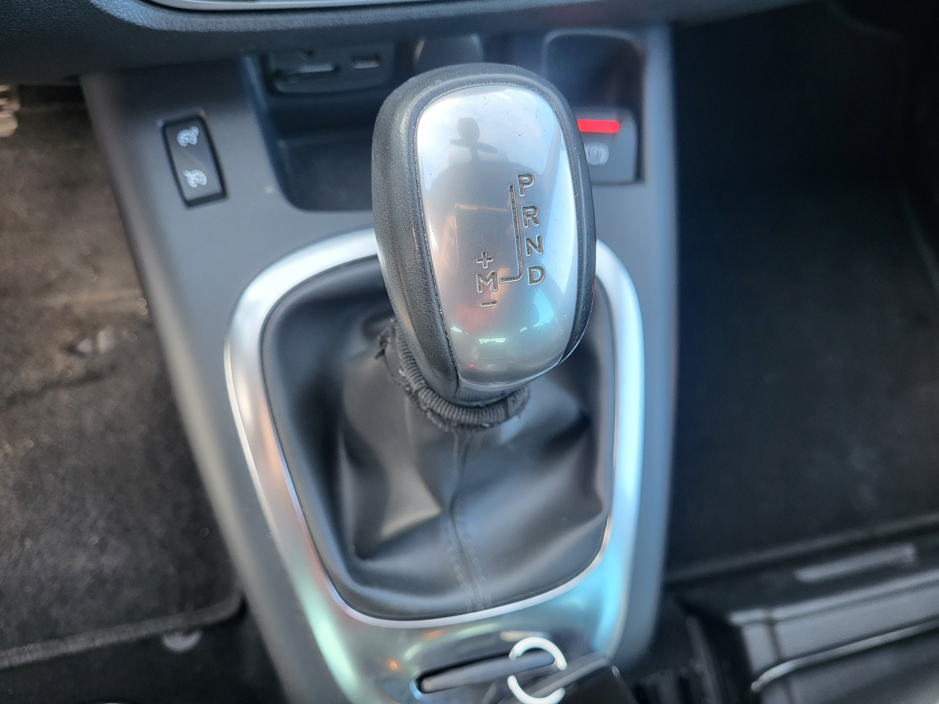RENAULT Grand Scénic 1.5 dCi Bose EDC-image-12