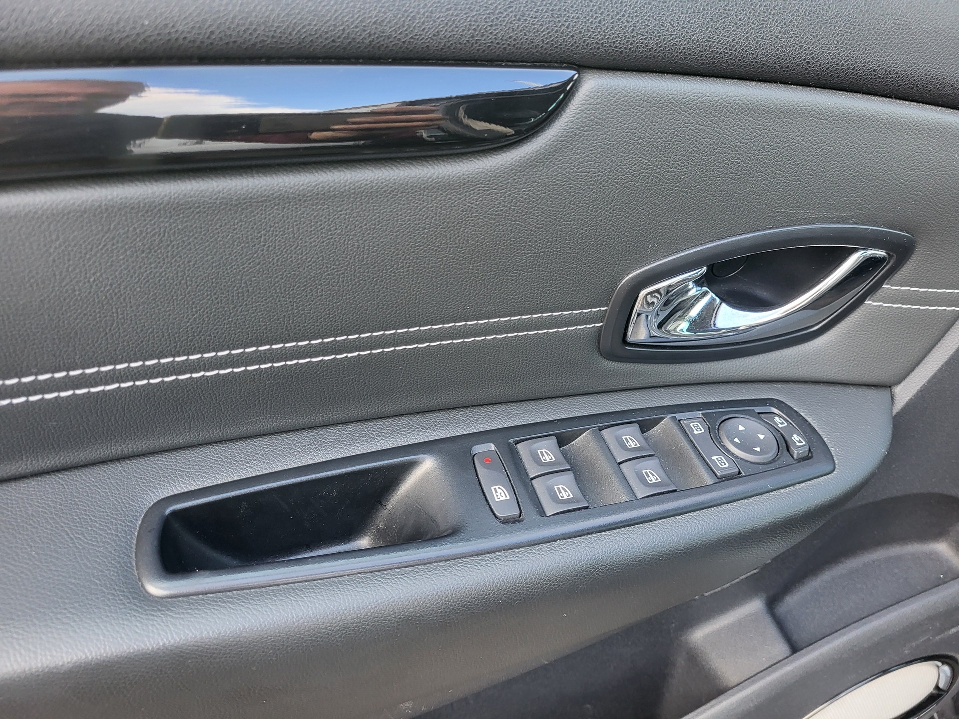 RENAULT Grand Scénic 1.5 dCi Bose EDC-image-13