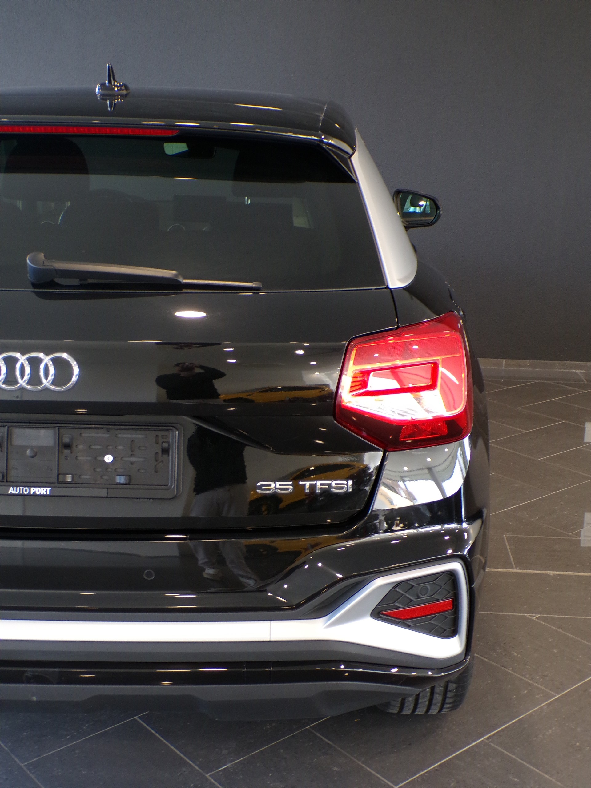 AUDI Q2 35 TFSI S-tronic-image-4