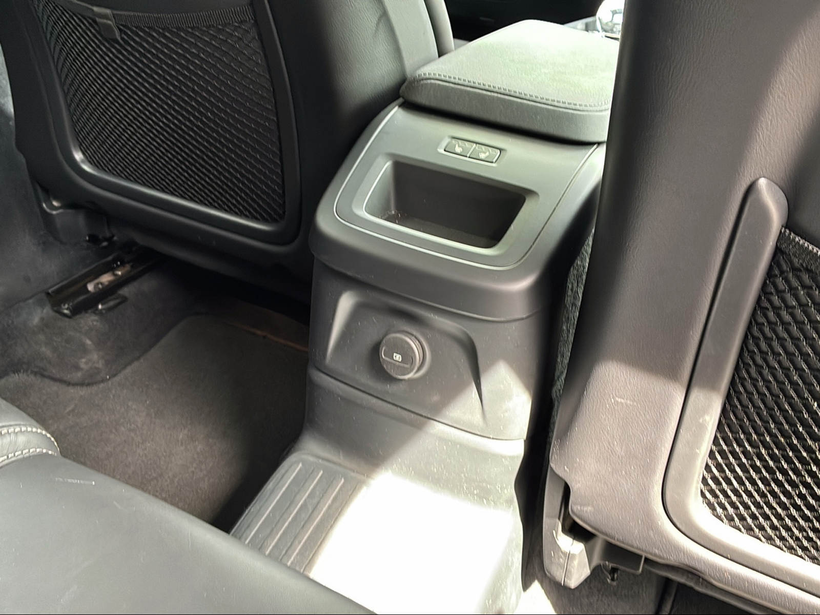 VOLVO XC60 2.0 T8 TE Plus Dark eAWD-image-13
