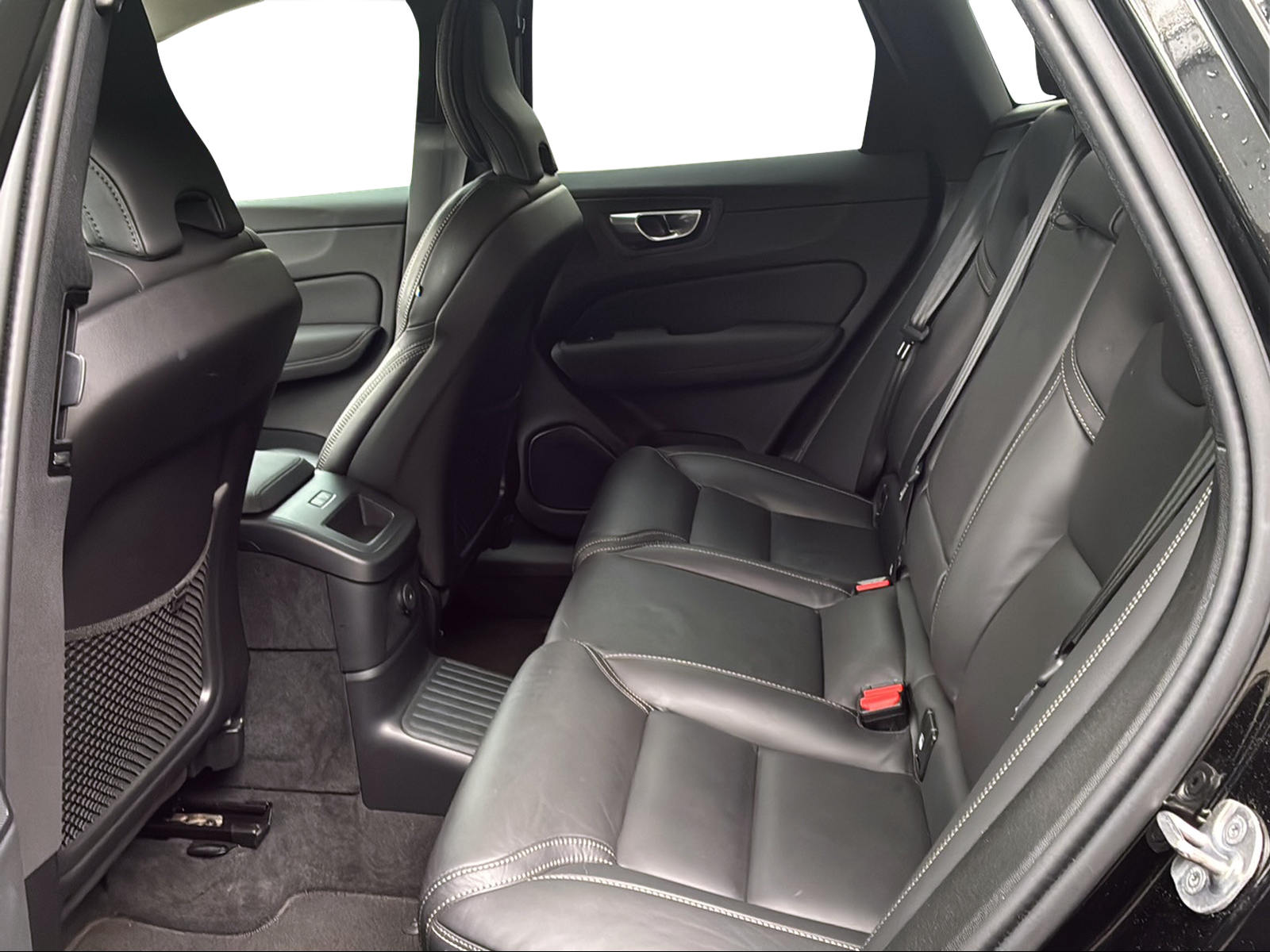 VOLVO XC60 2.0 T8 TE Plus Dark eAWD-image-12