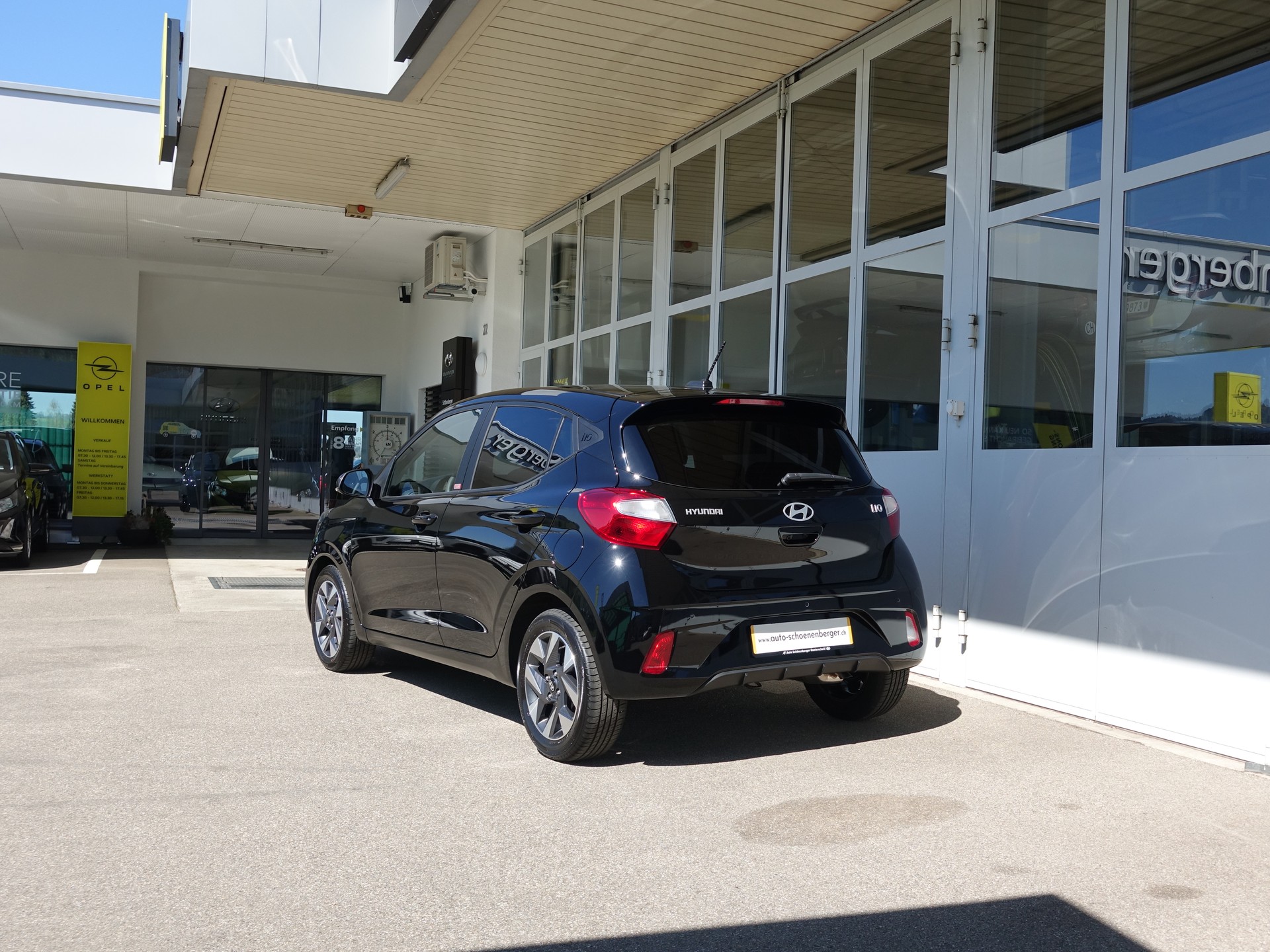 HYUNDAI i10 1.2 Amplia Aut.-image-20