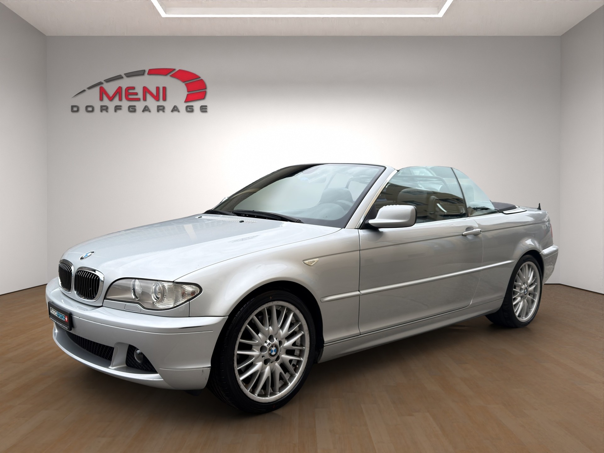 BMW 330Ci Cabriolet-image-2
