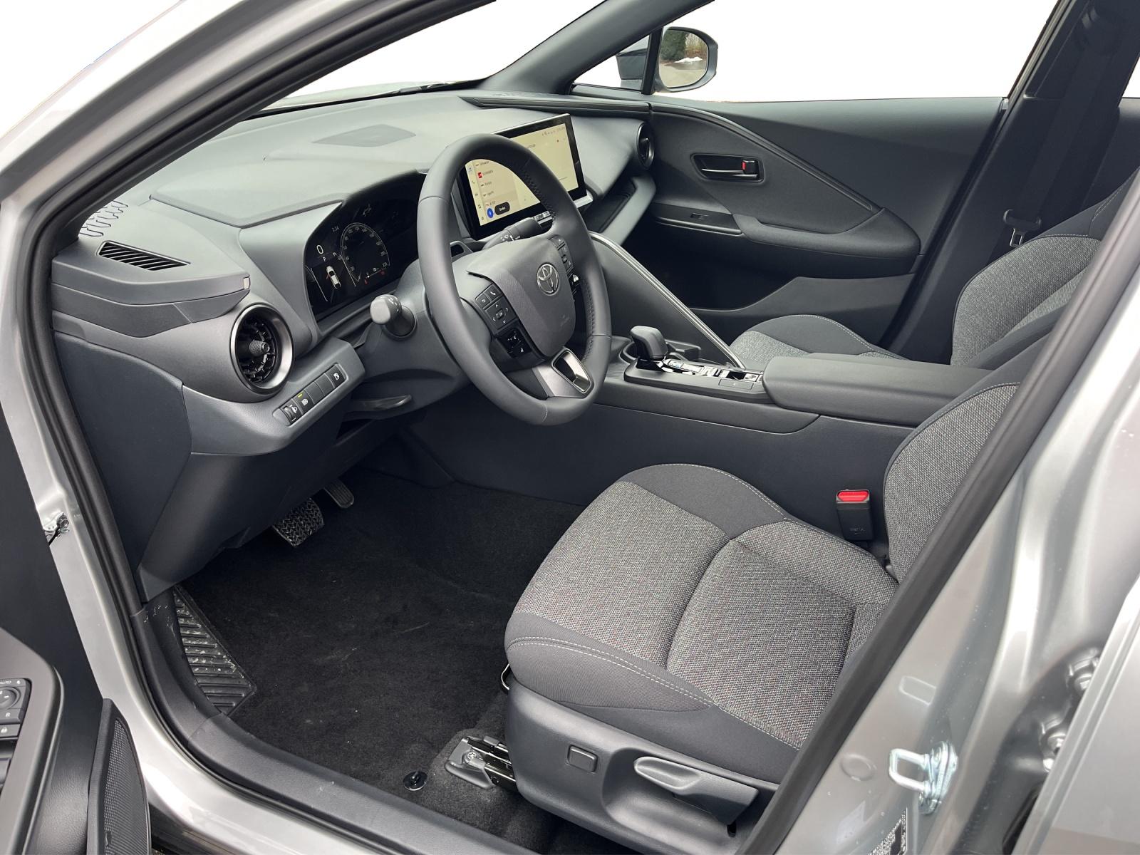 TOYOTA C-HR 2.0 HEV Swiss Edition 4x4-image-5